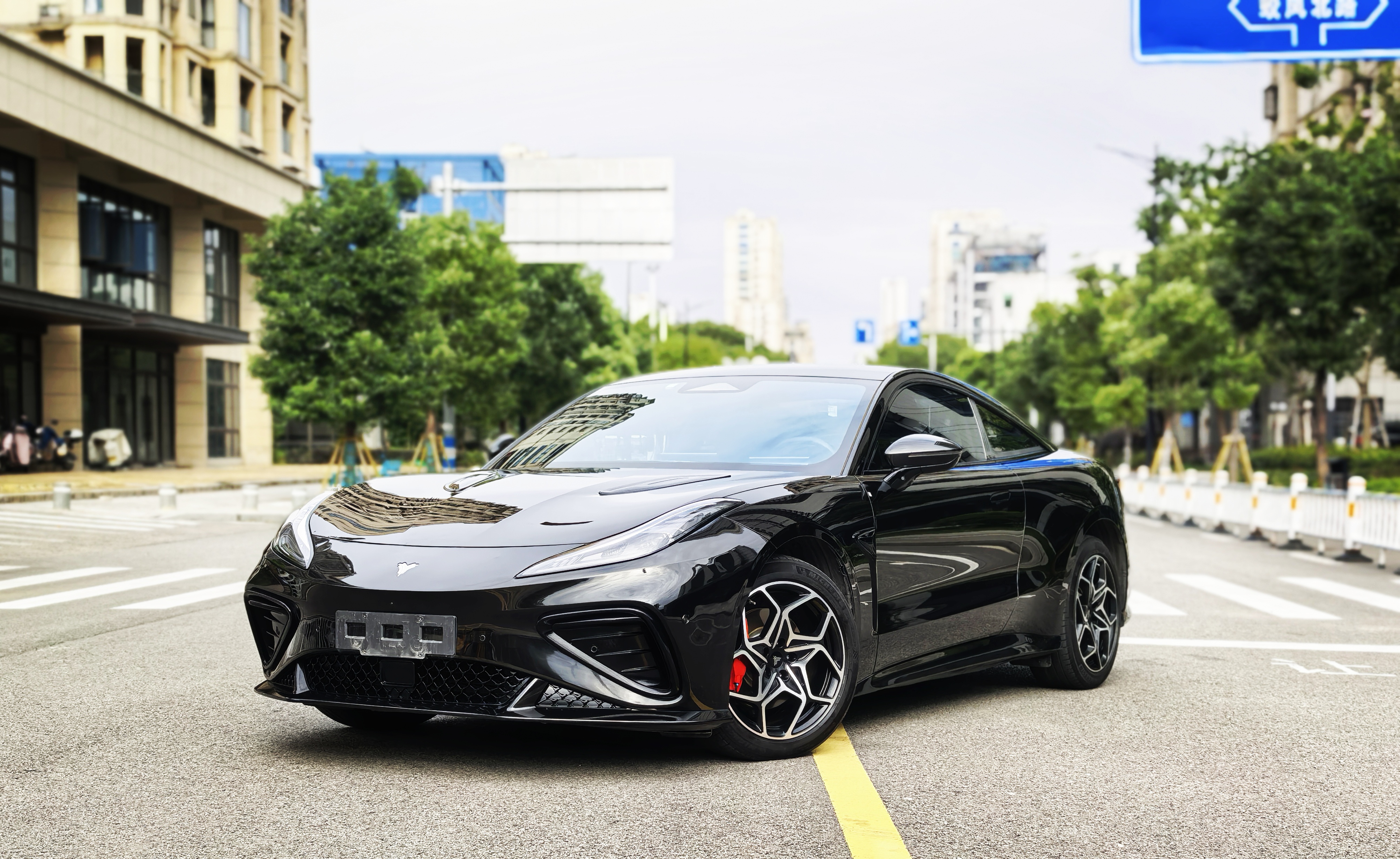 哪吒汽车 哪吒GT 2024 汽车图片 #2