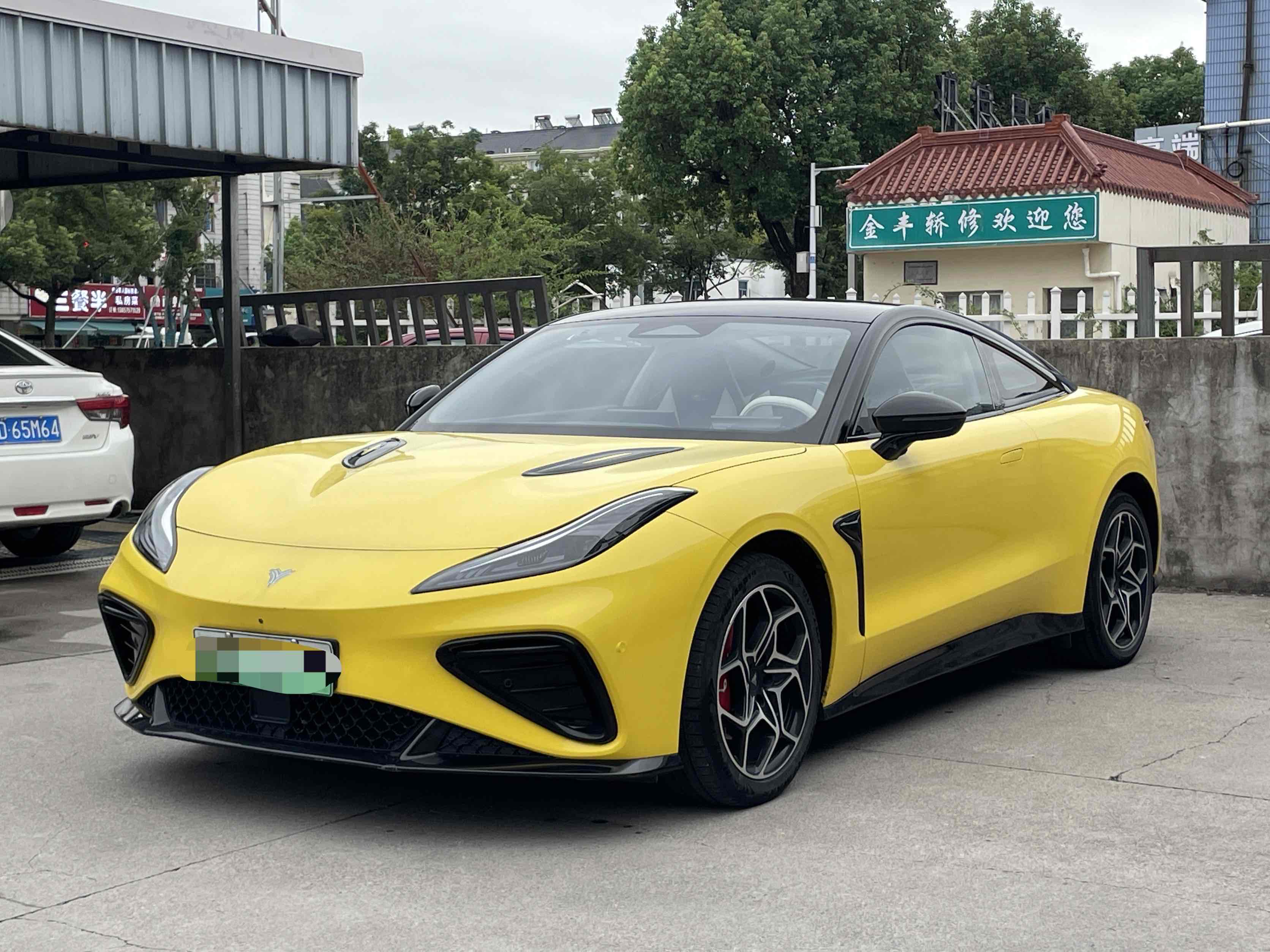 哪吒汽车 哪吒GT 2023 汽车图片 #2