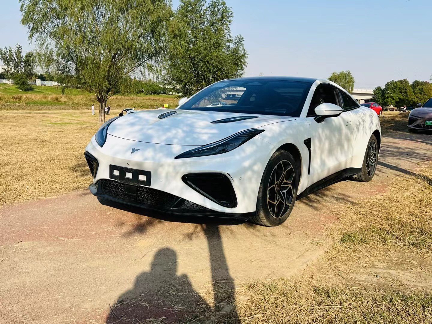 哪吒汽车 哪吒GT 2023 汽车图片 #2