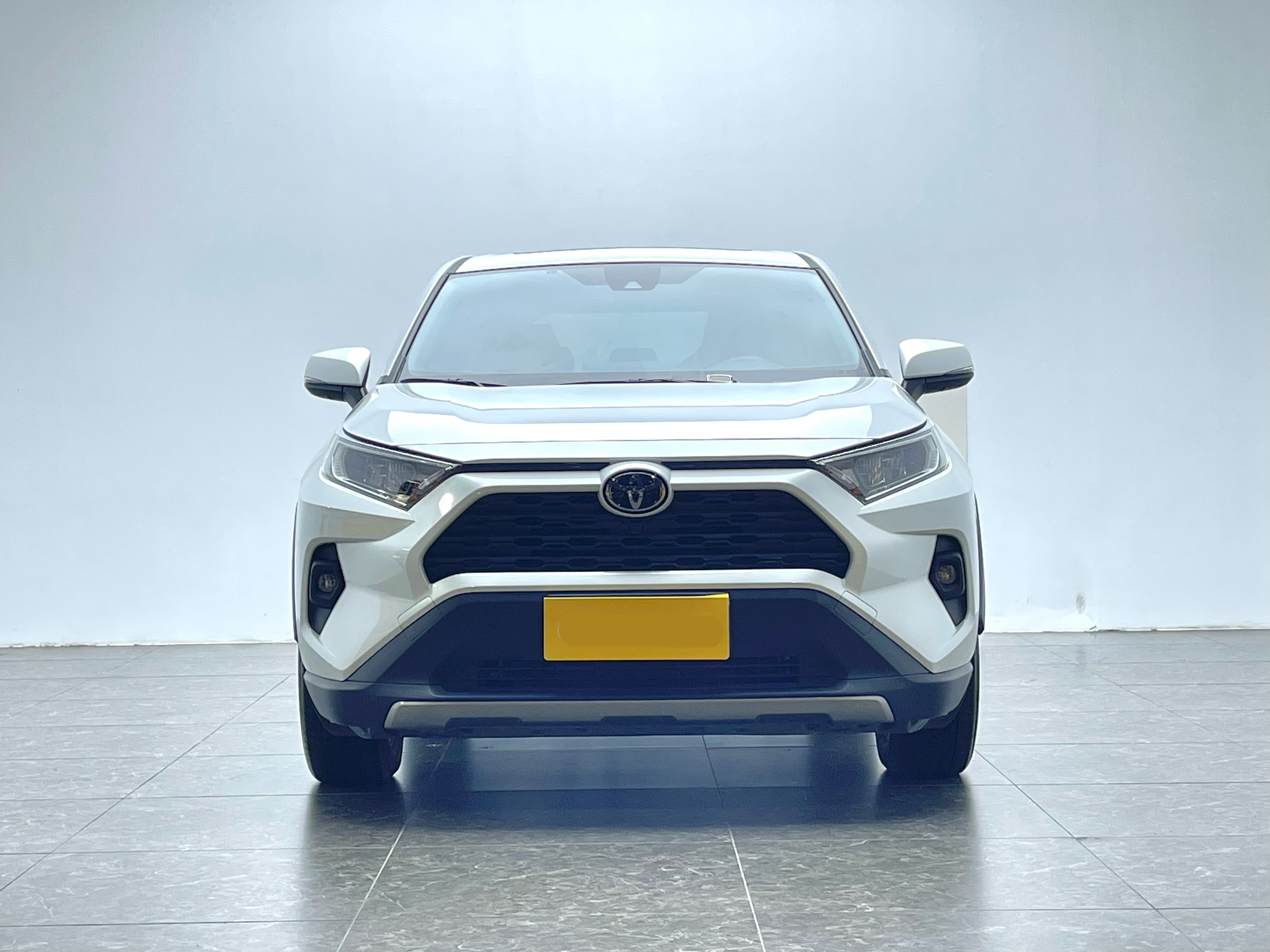 Toyota RAV4 2024 car image #2