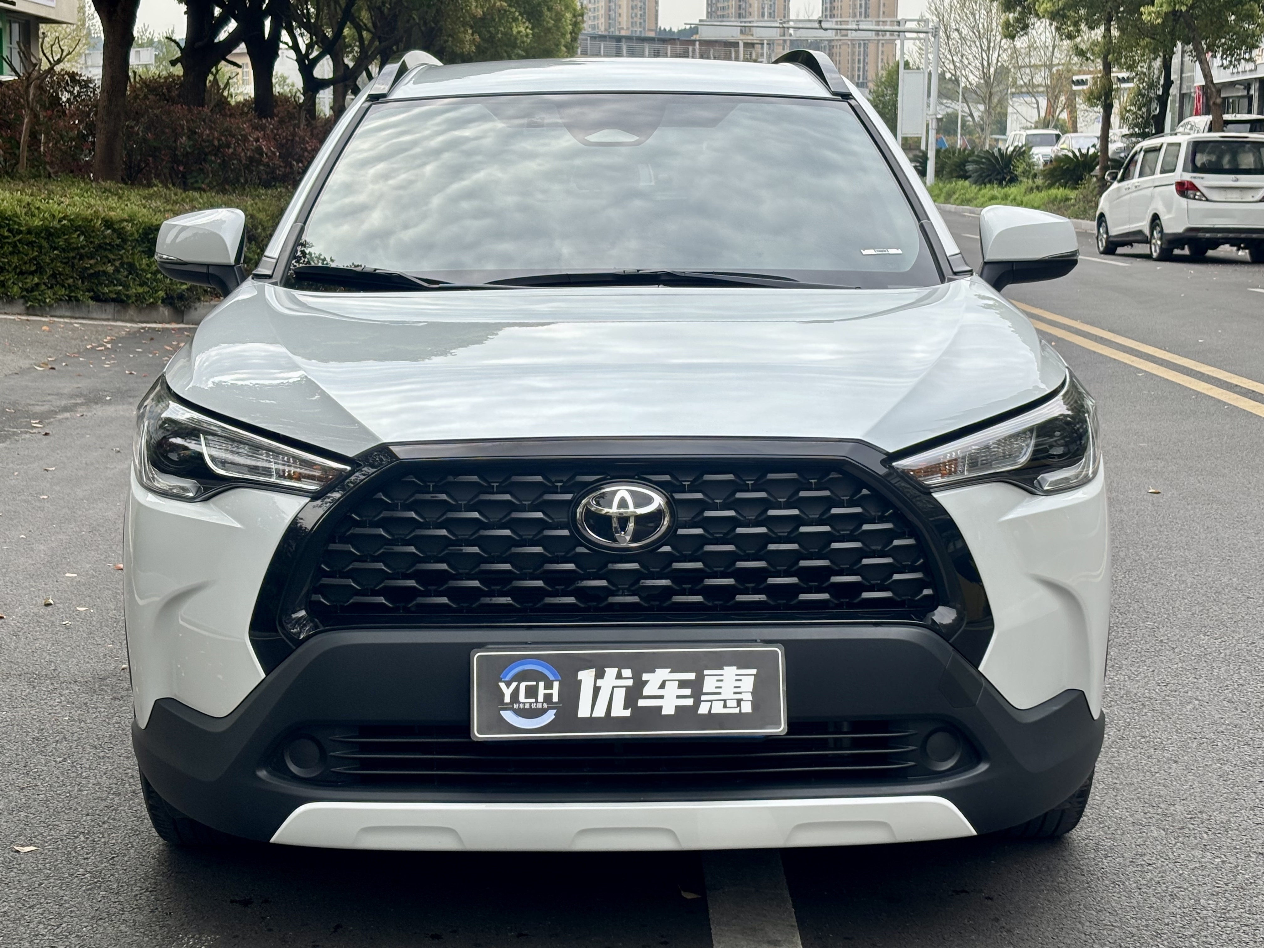 Toyota Corolla Cross 2024 immagine di auto #2