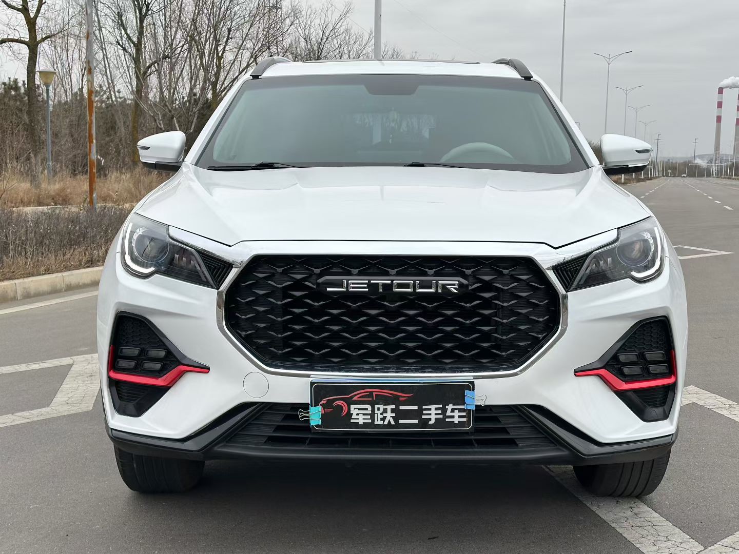 X70 2023 car image #2