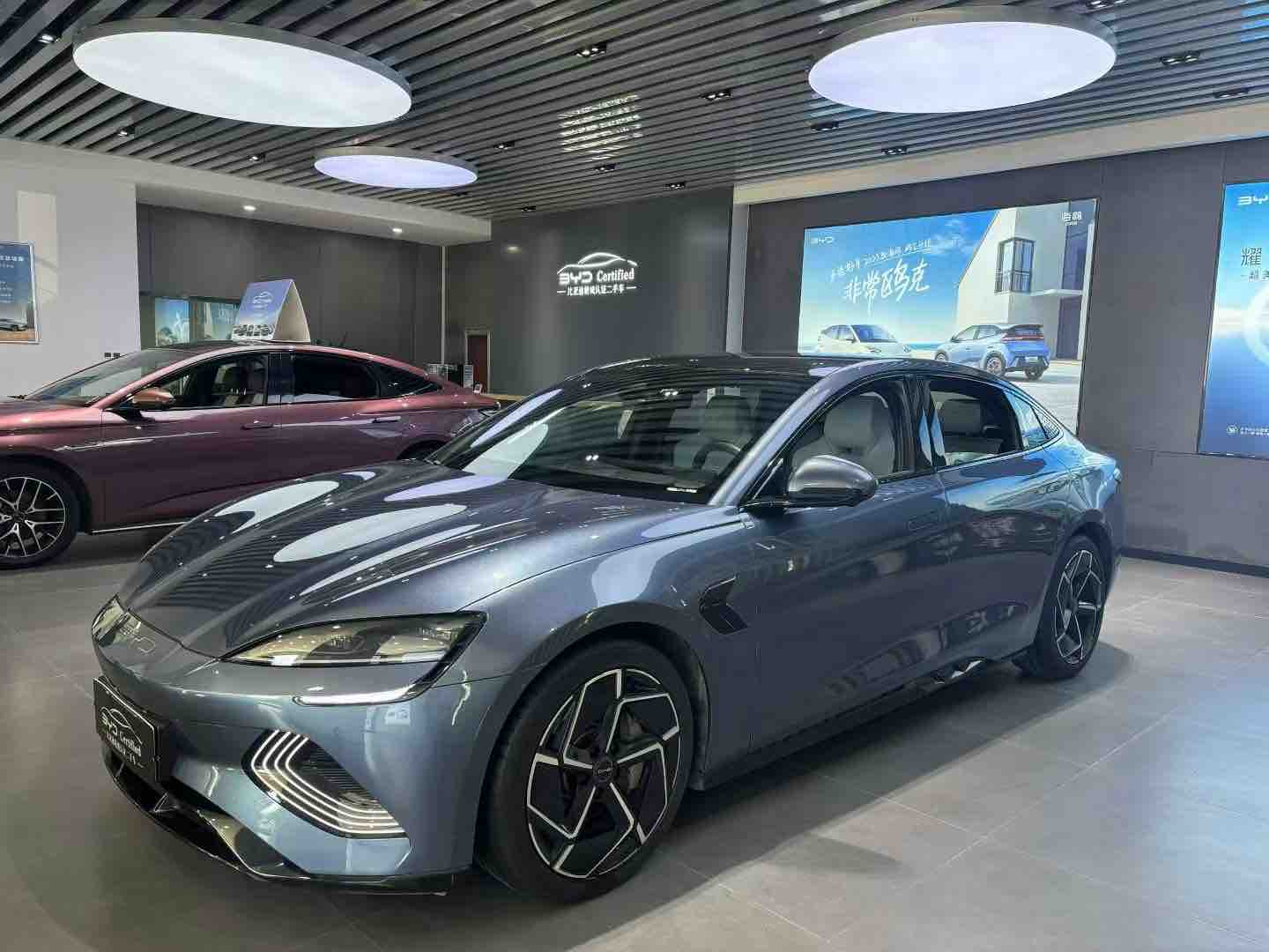 BYD Seal 2023 car image #2