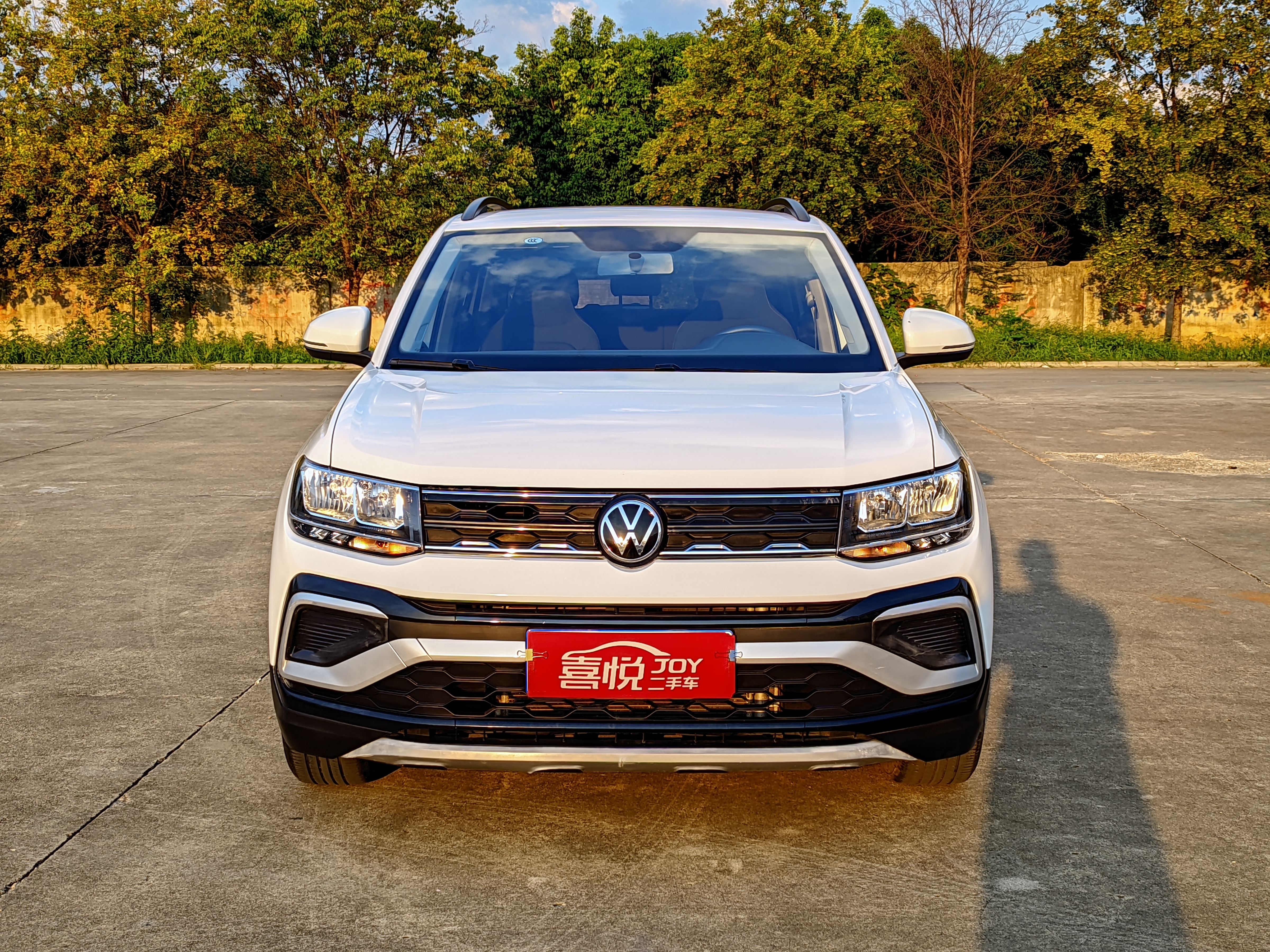 Volkswagen T-Cross 2023 car image #2