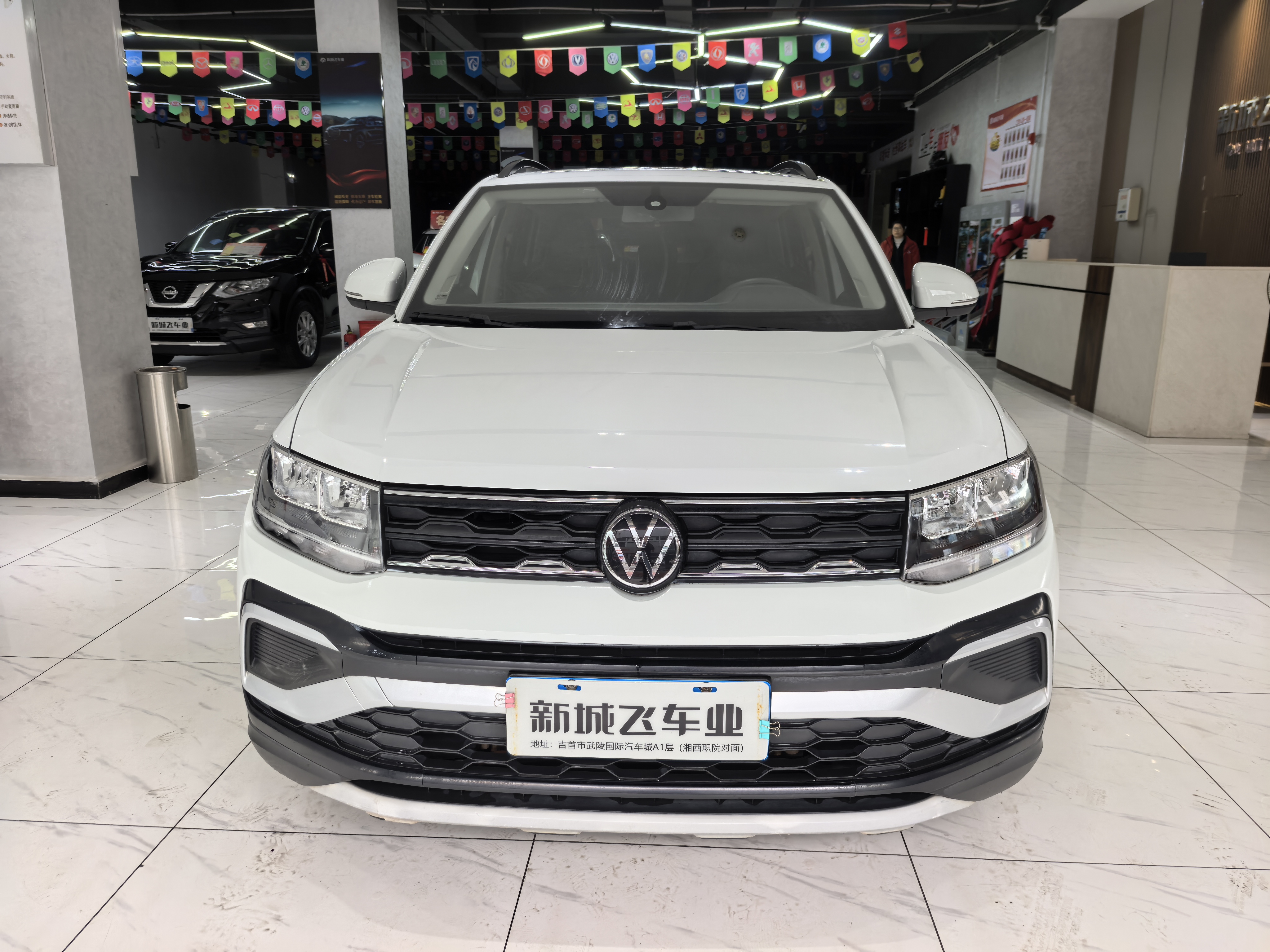 Volkswagen T-Cross 2023 car image #2