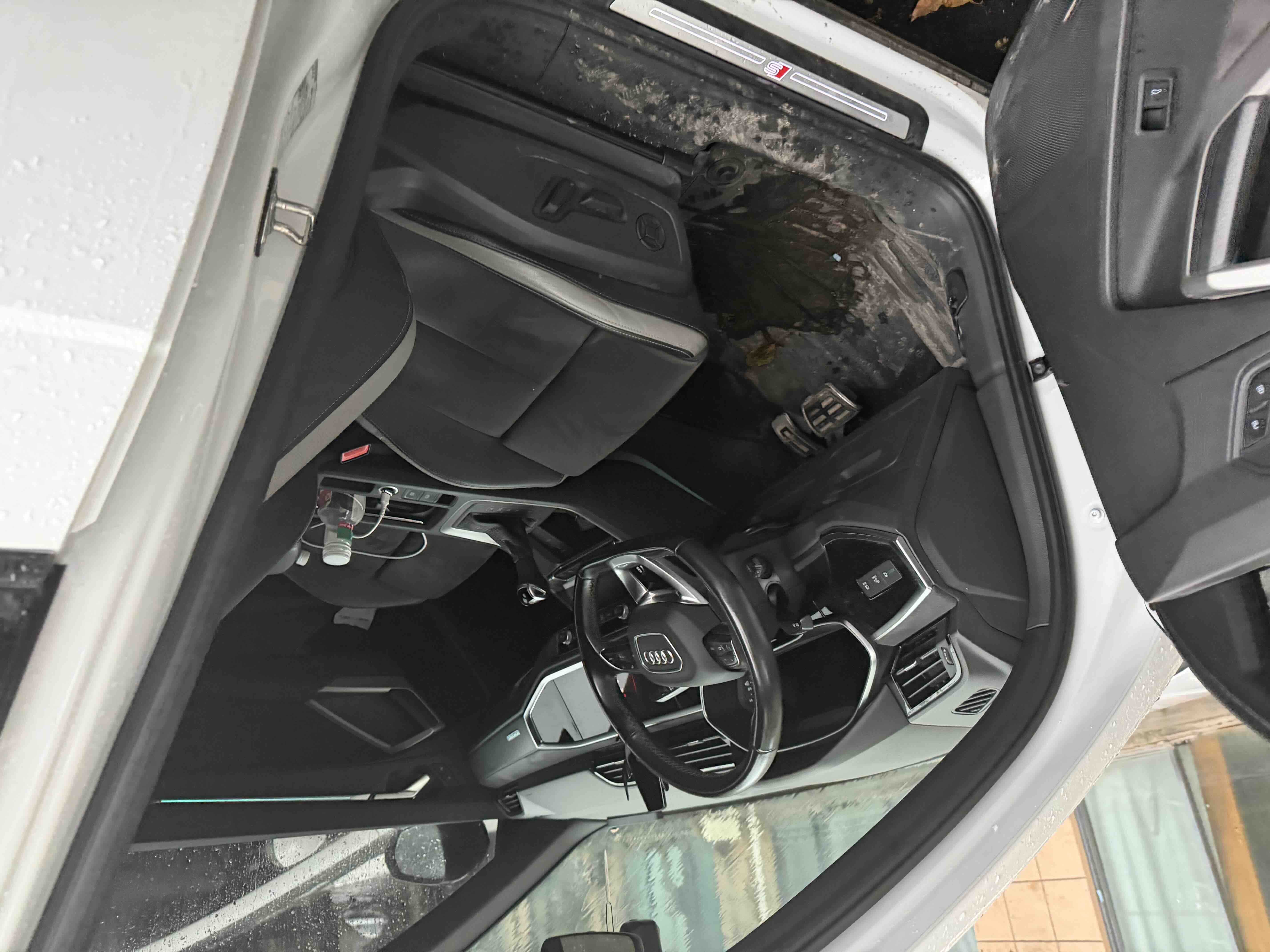 Audi Q3 2023 car image #2
