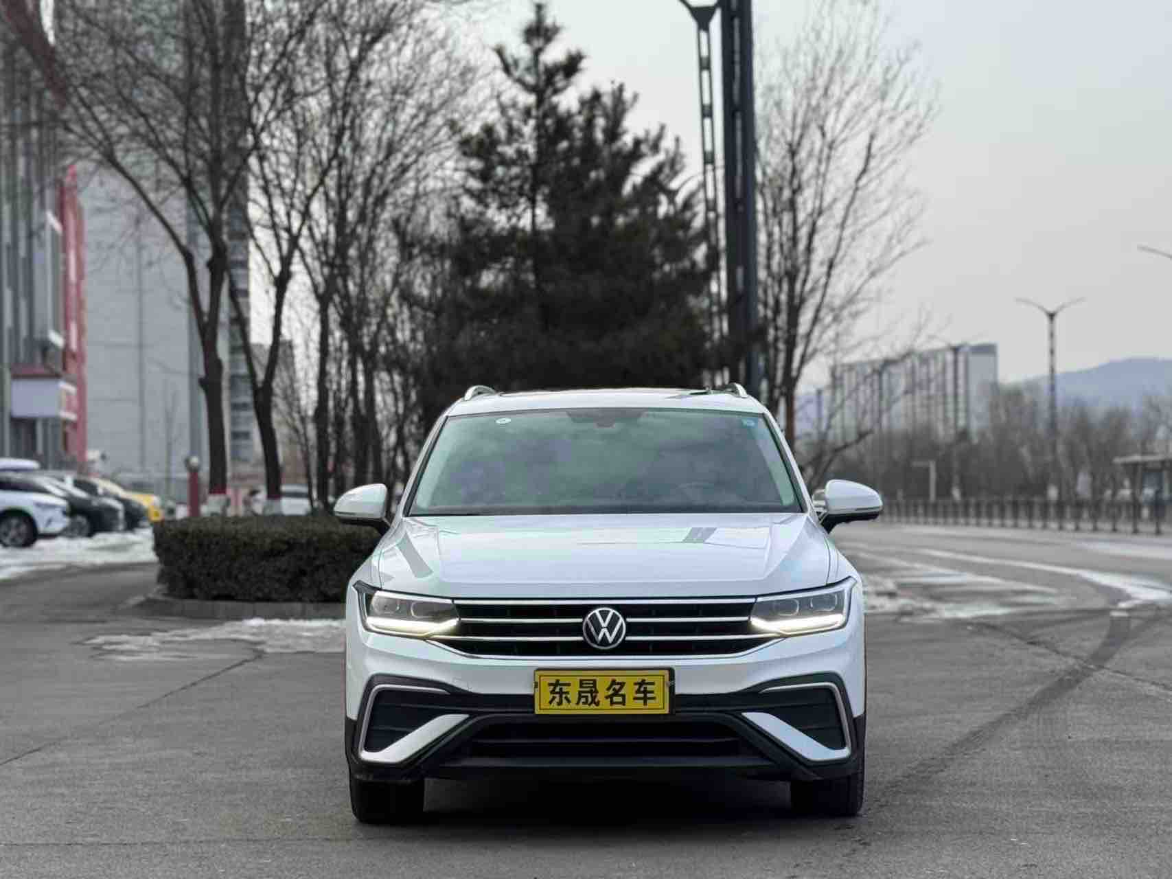 Volkswagen Tiguan L 2023 #2 Volkswagen Tiguan L 2023 immagine di auto #2