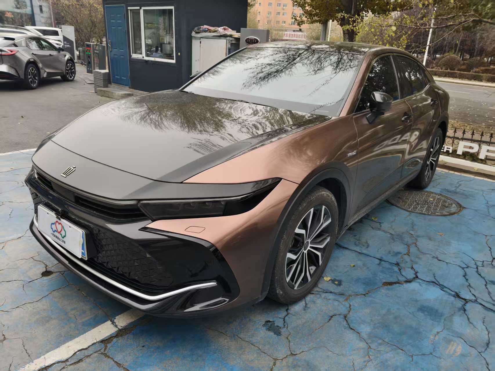 Toyota Crown 2023 immagine di auto #2