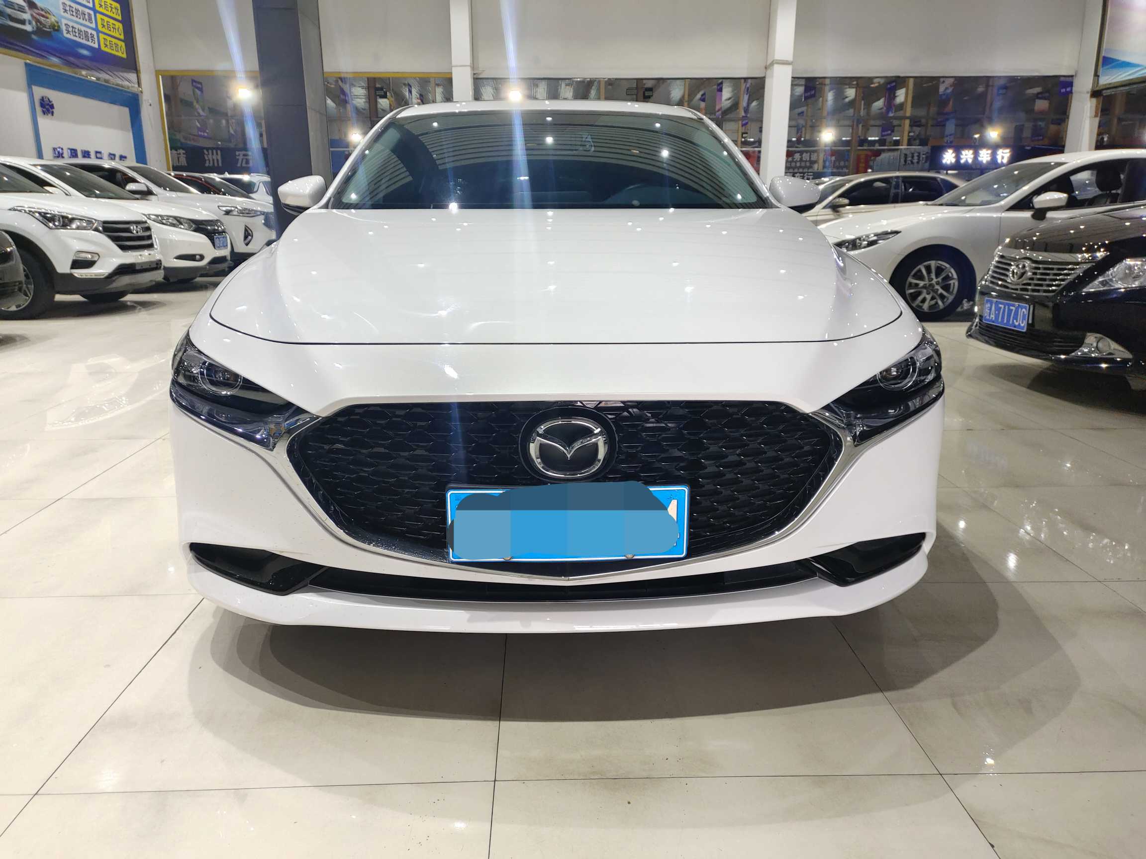 Mazda 2025 car image #2