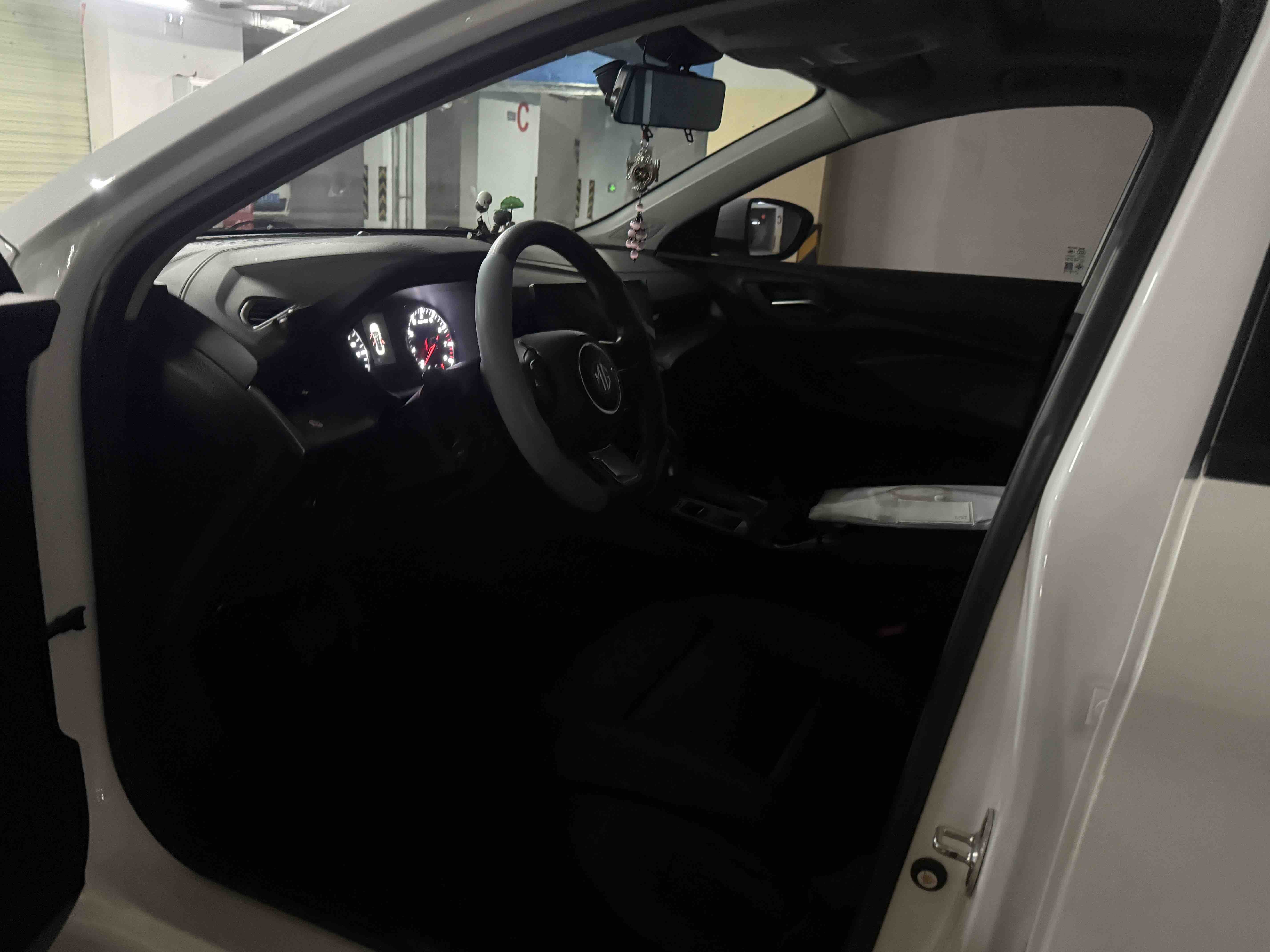 5 2023 #2 5 2023 car image #2