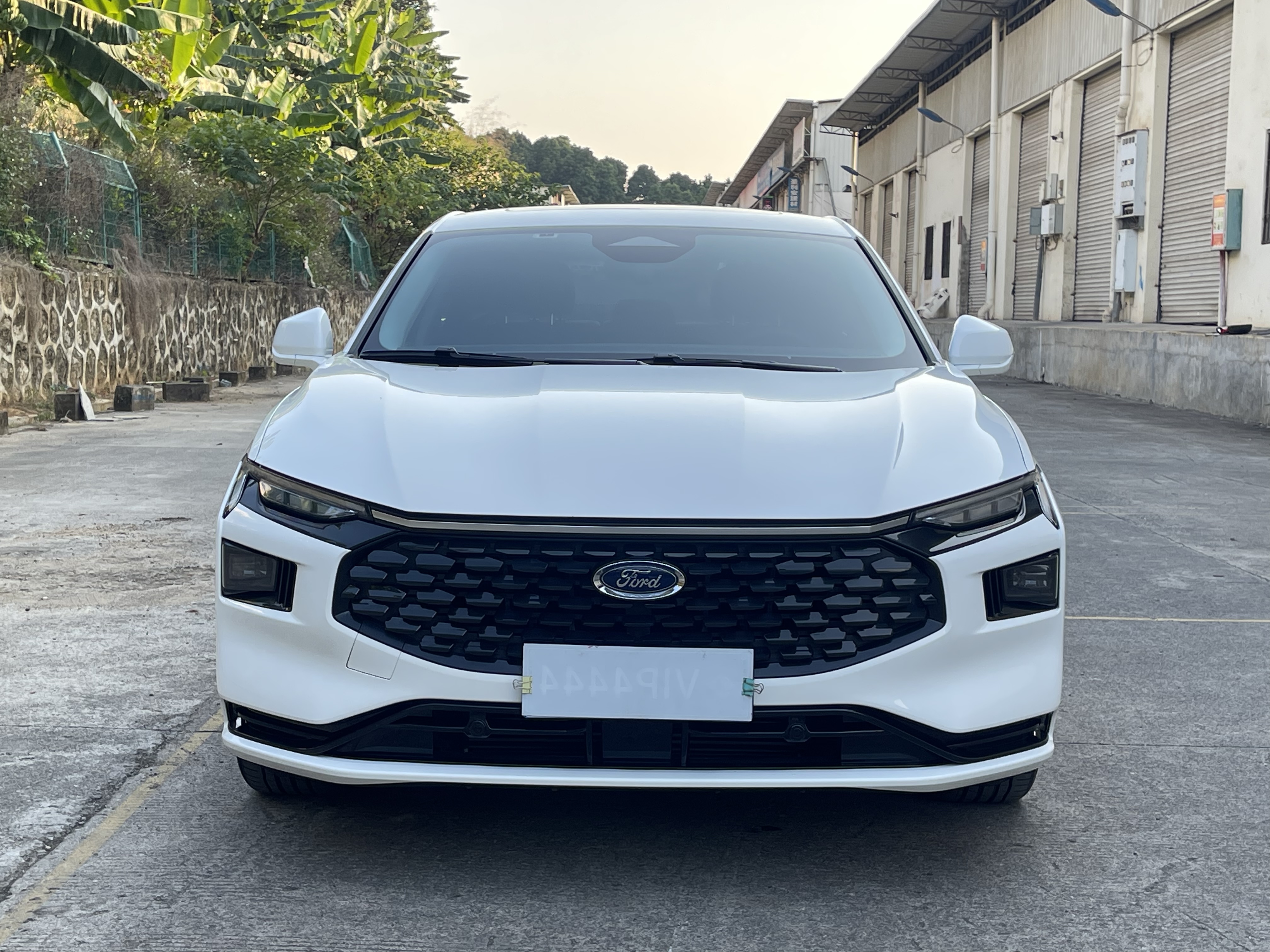 Ford Mondeo 2024 car image #2