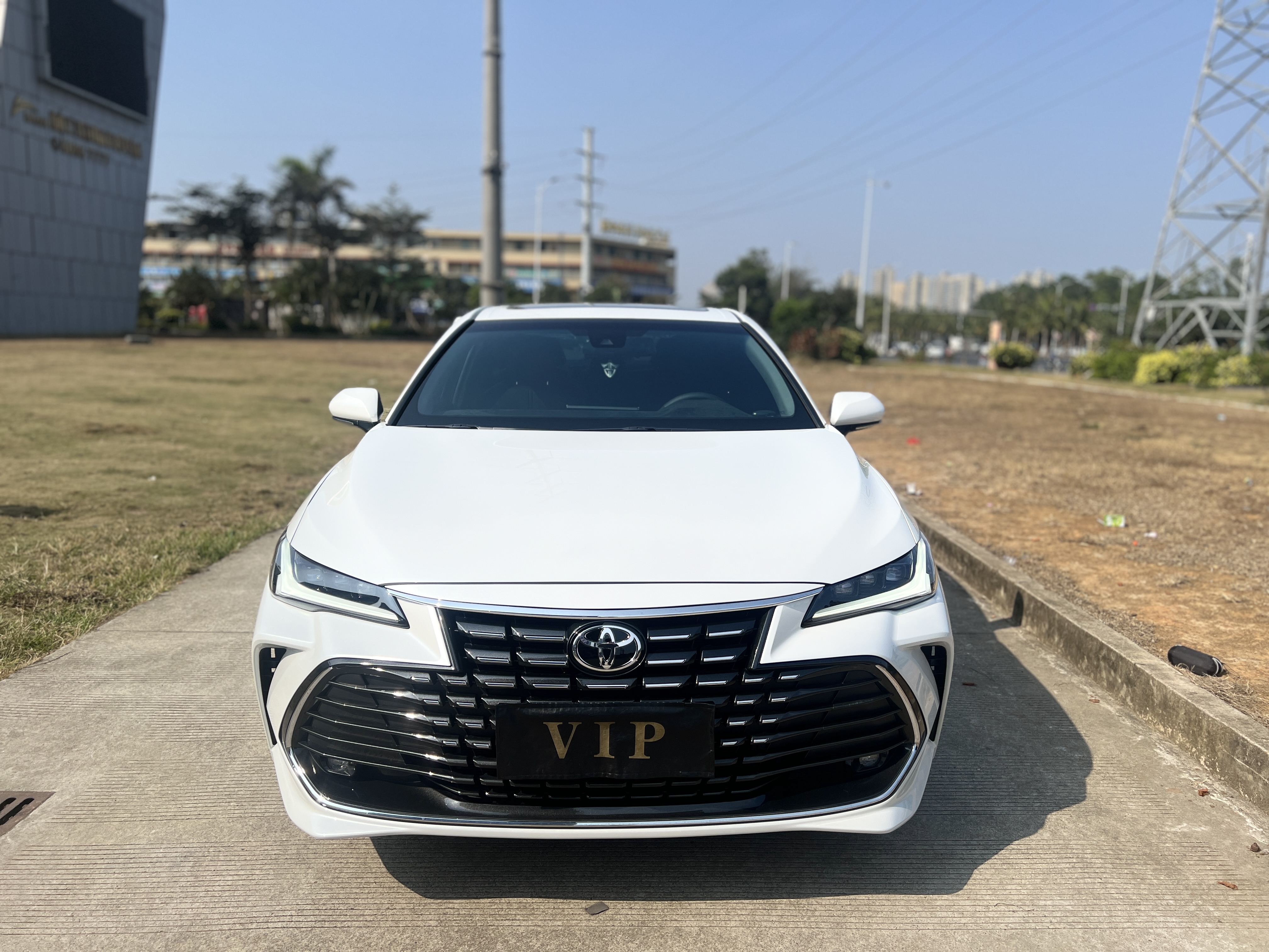 Toyota Avalon 2024 car image #2