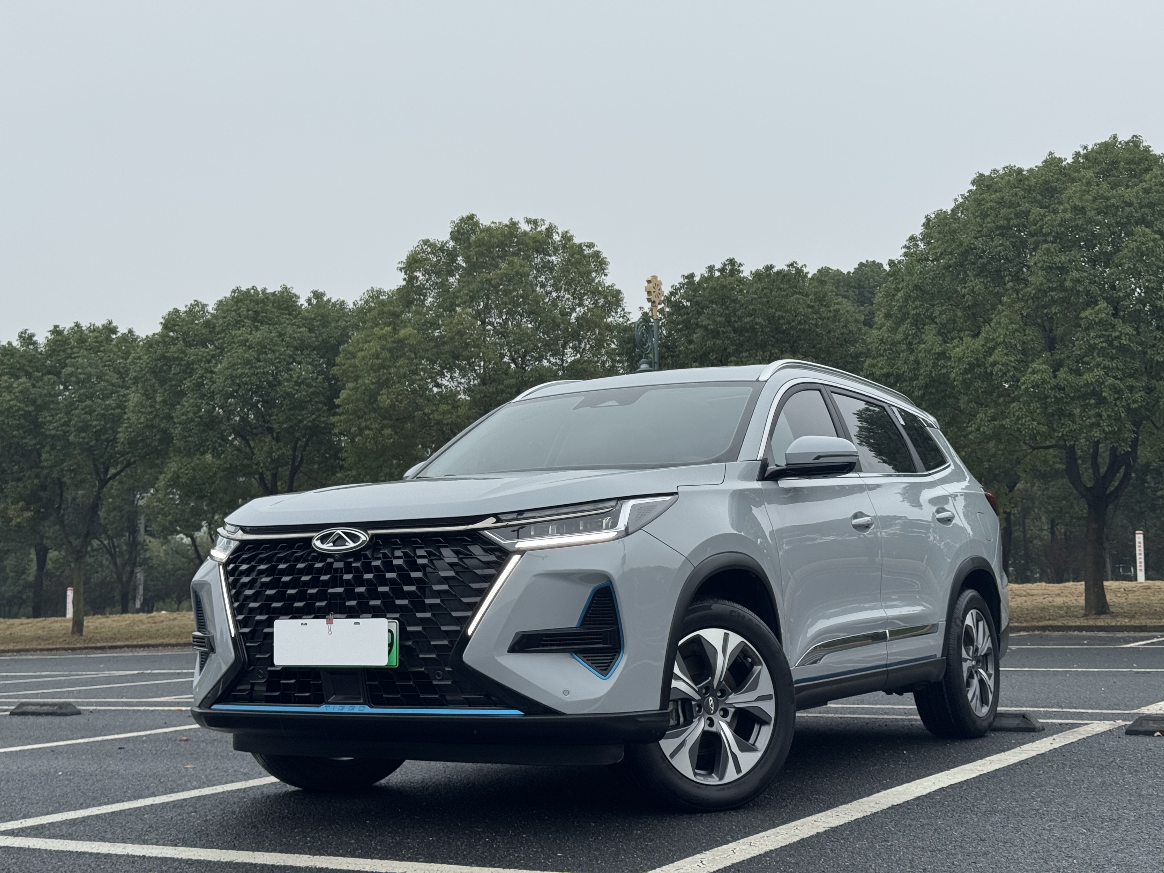 Chery Tiggo 8 PRO New Energy 2023 car image #2