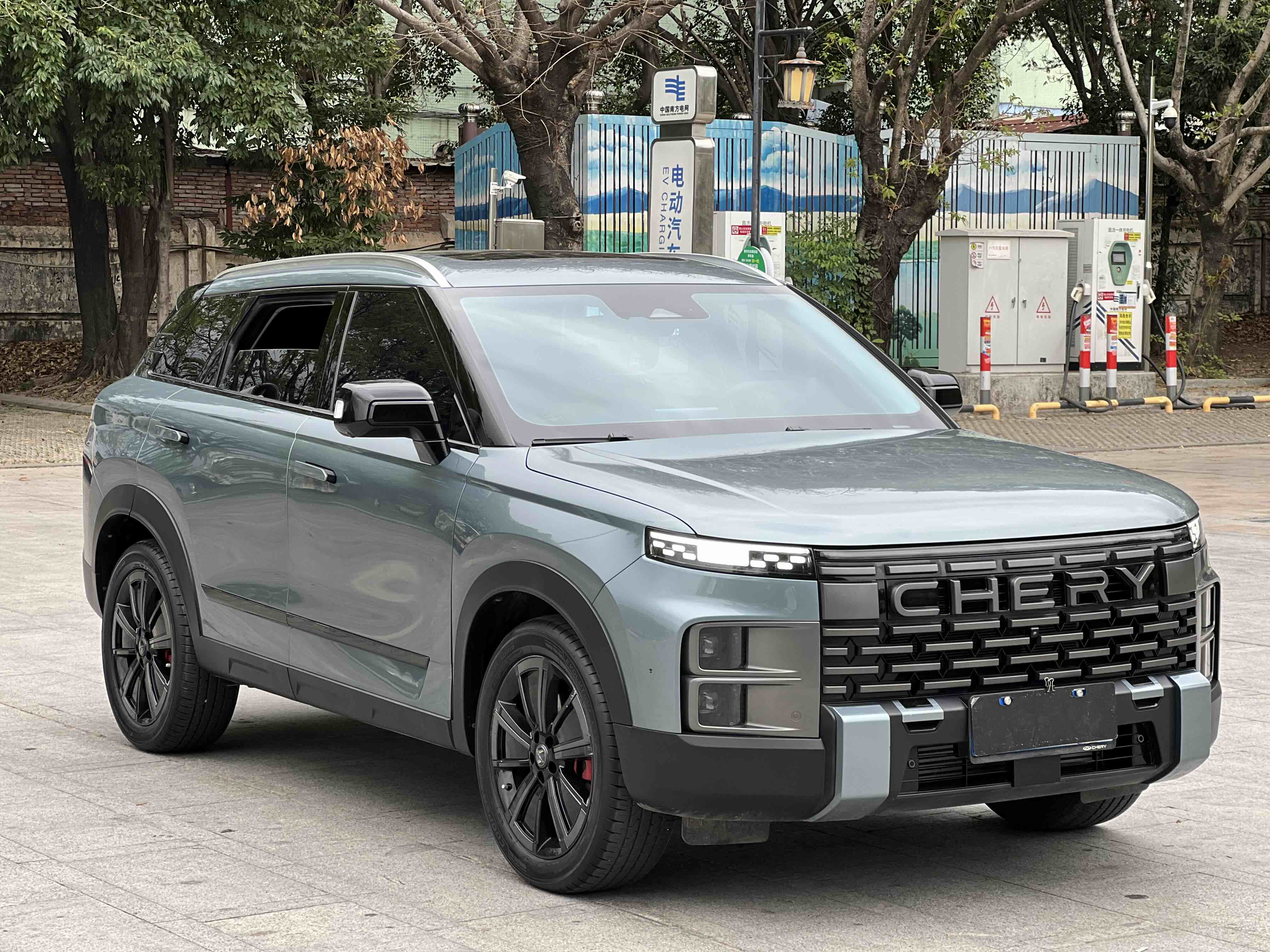 Exploration 06 2023 #2 Exploration 06 2023 car image #2