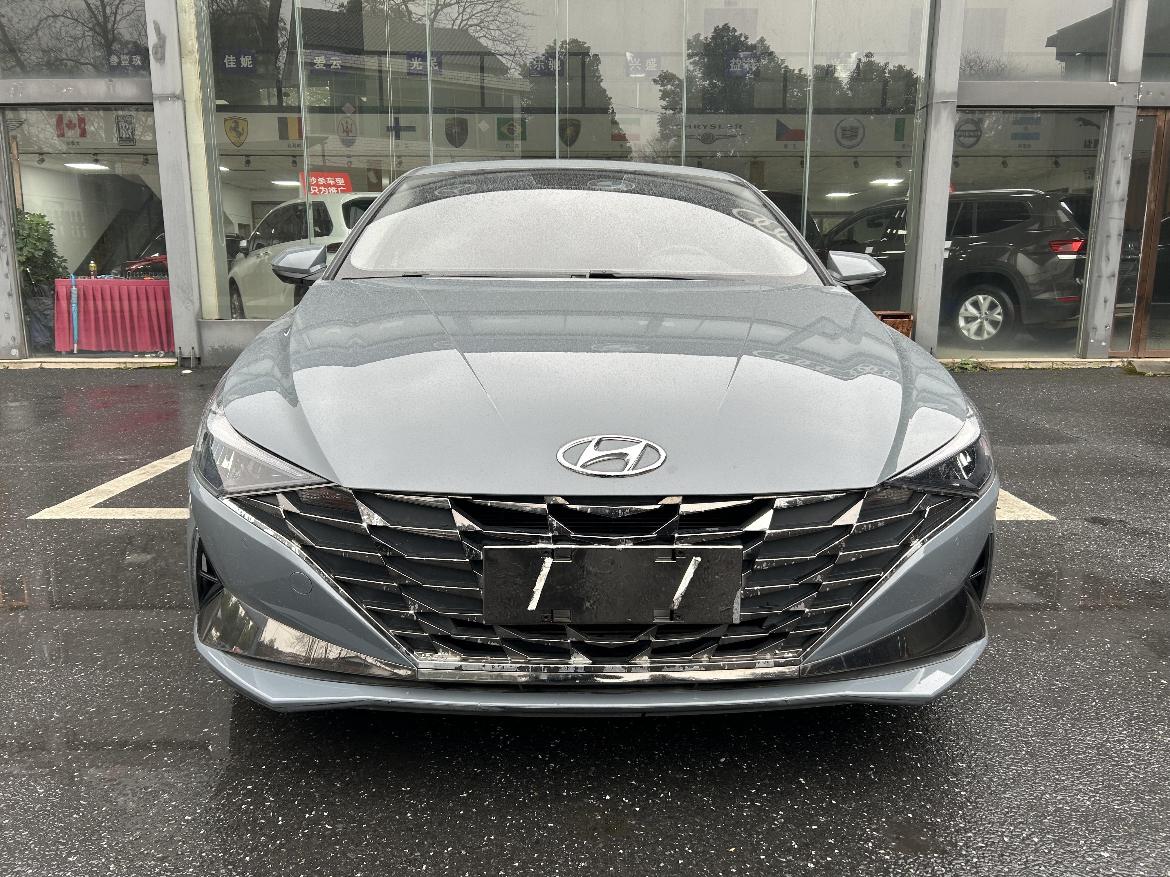 Hyundai Elantra 2023 immagine di auto #2