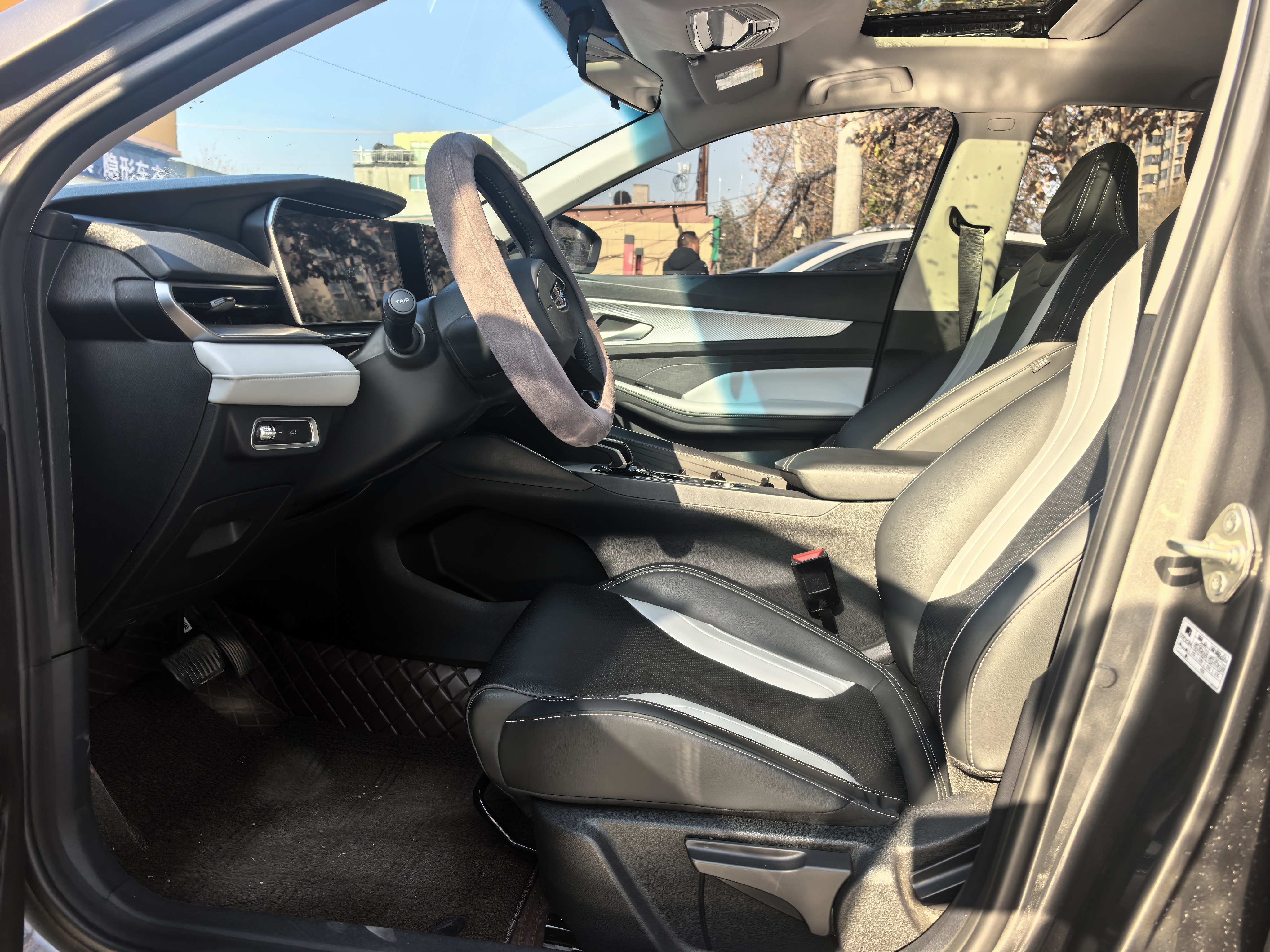 GEELY Binray 2024 car image #2