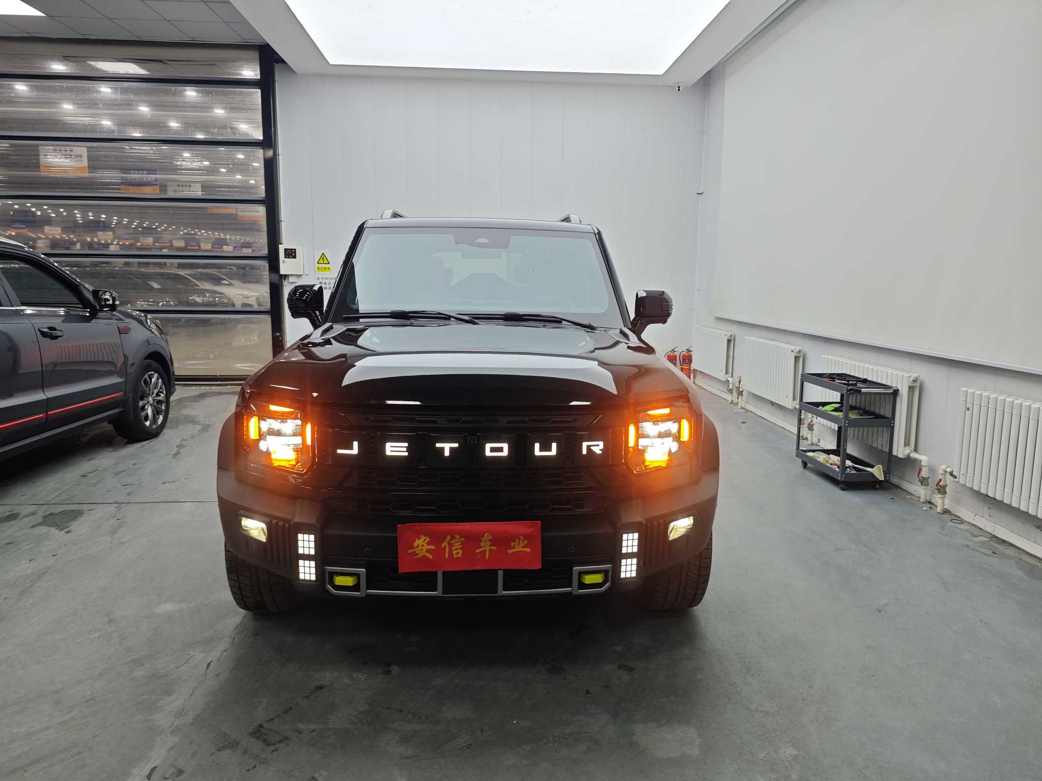 Jetour Shanhai Traveller 2024 car image #2