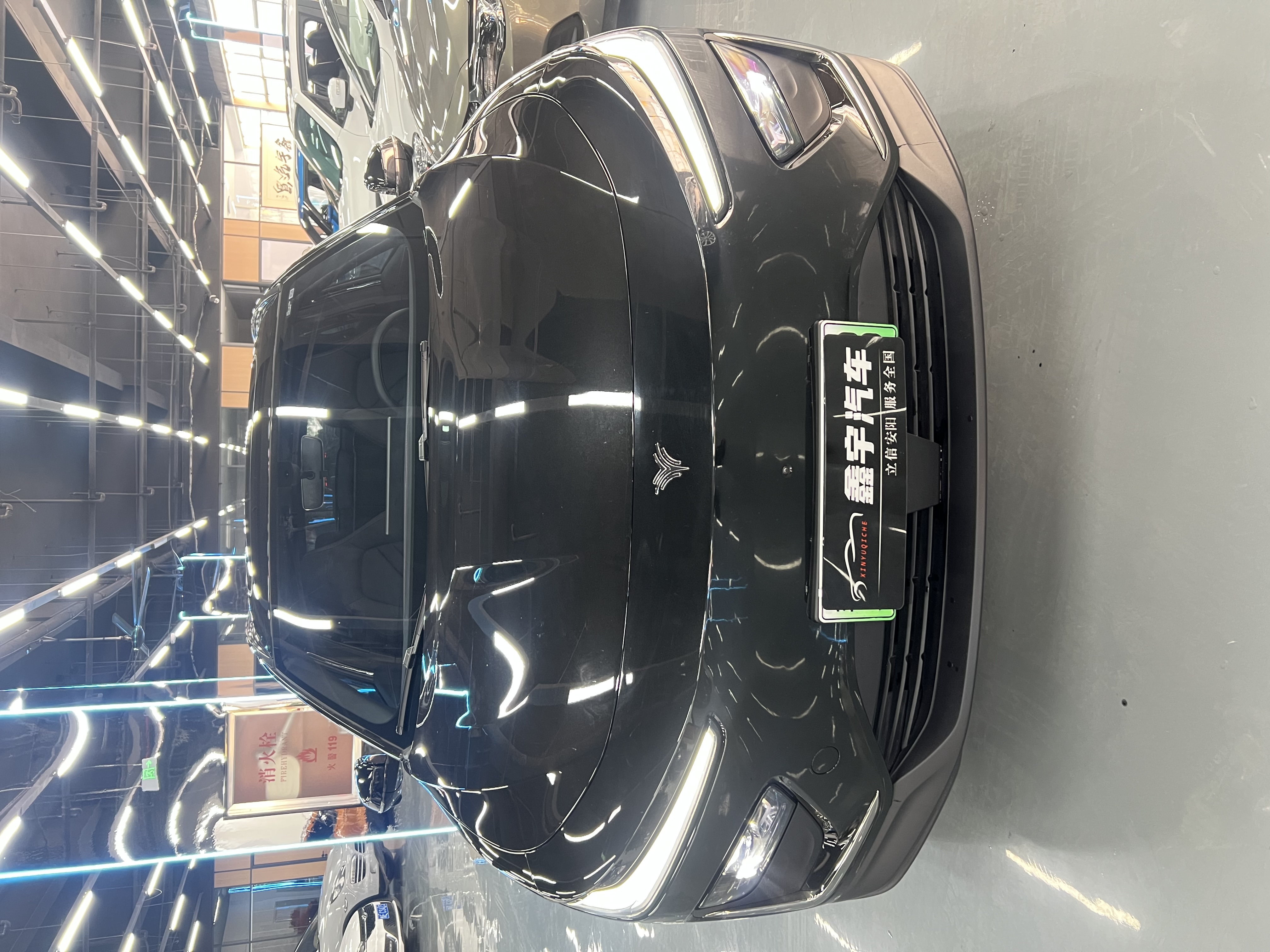 哪吒汽车 哪吒X 2024 汽车图片 #2