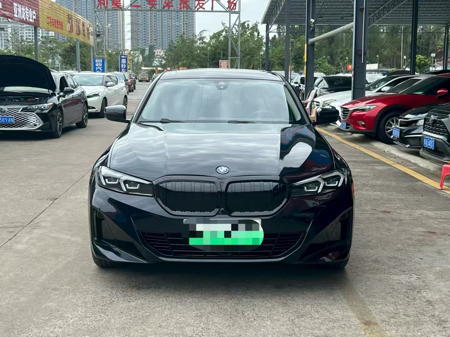 BMW i3 2024 immagine di auto #2