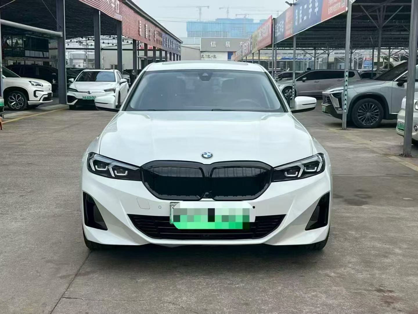 BMW i3 2024 car image #2