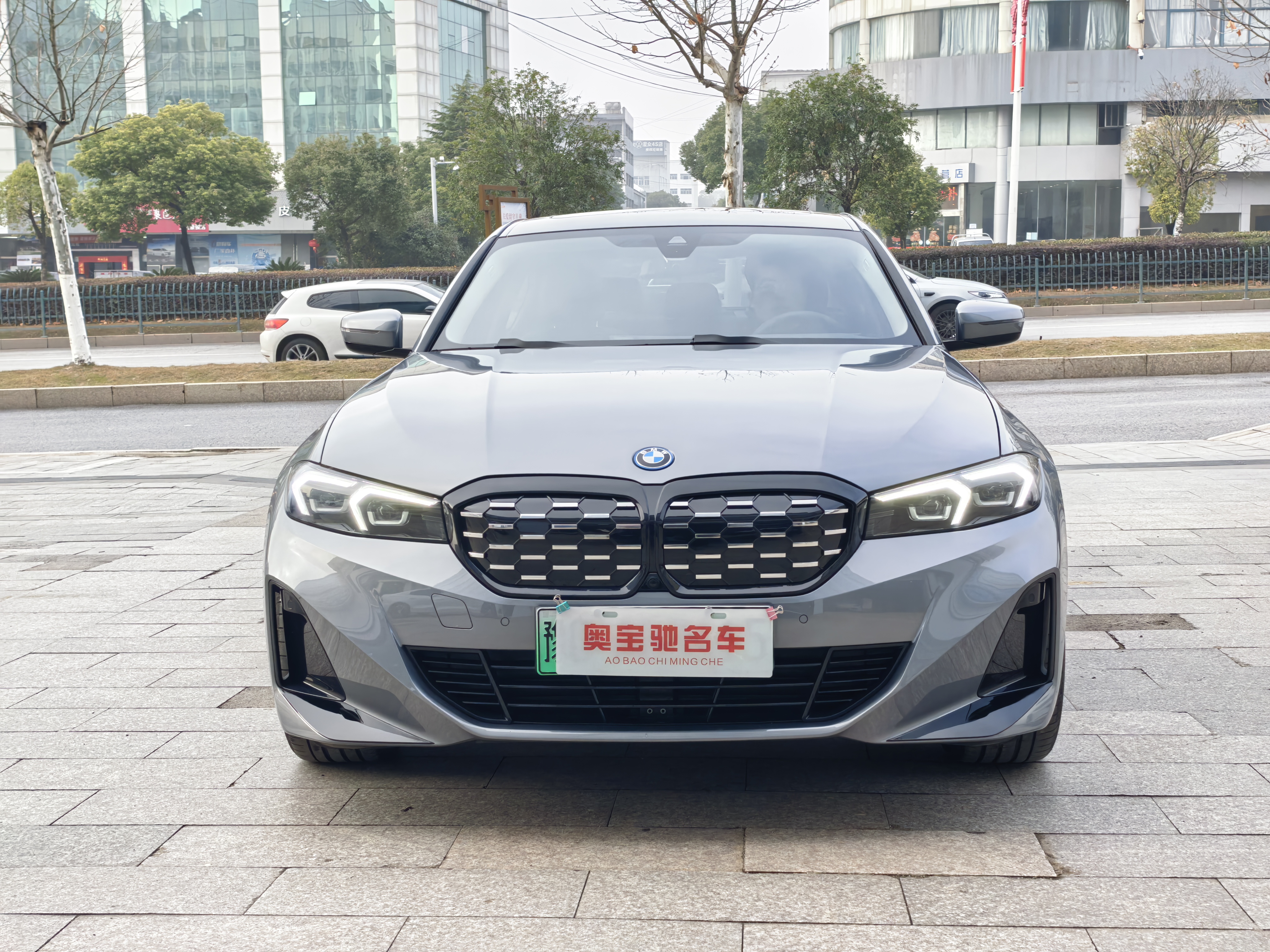 BMW i3 2024 immagine di auto #2