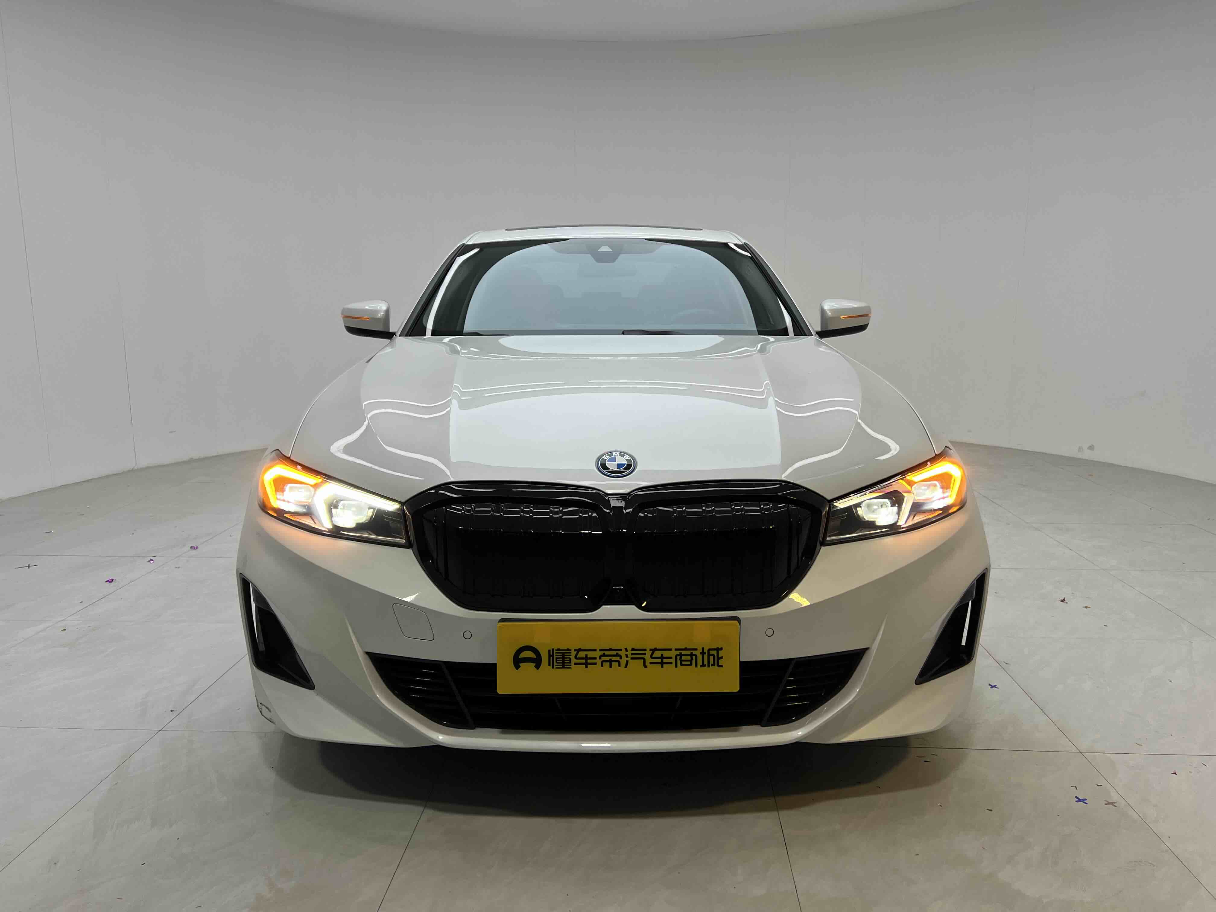 BMW i3 2023 car image #2