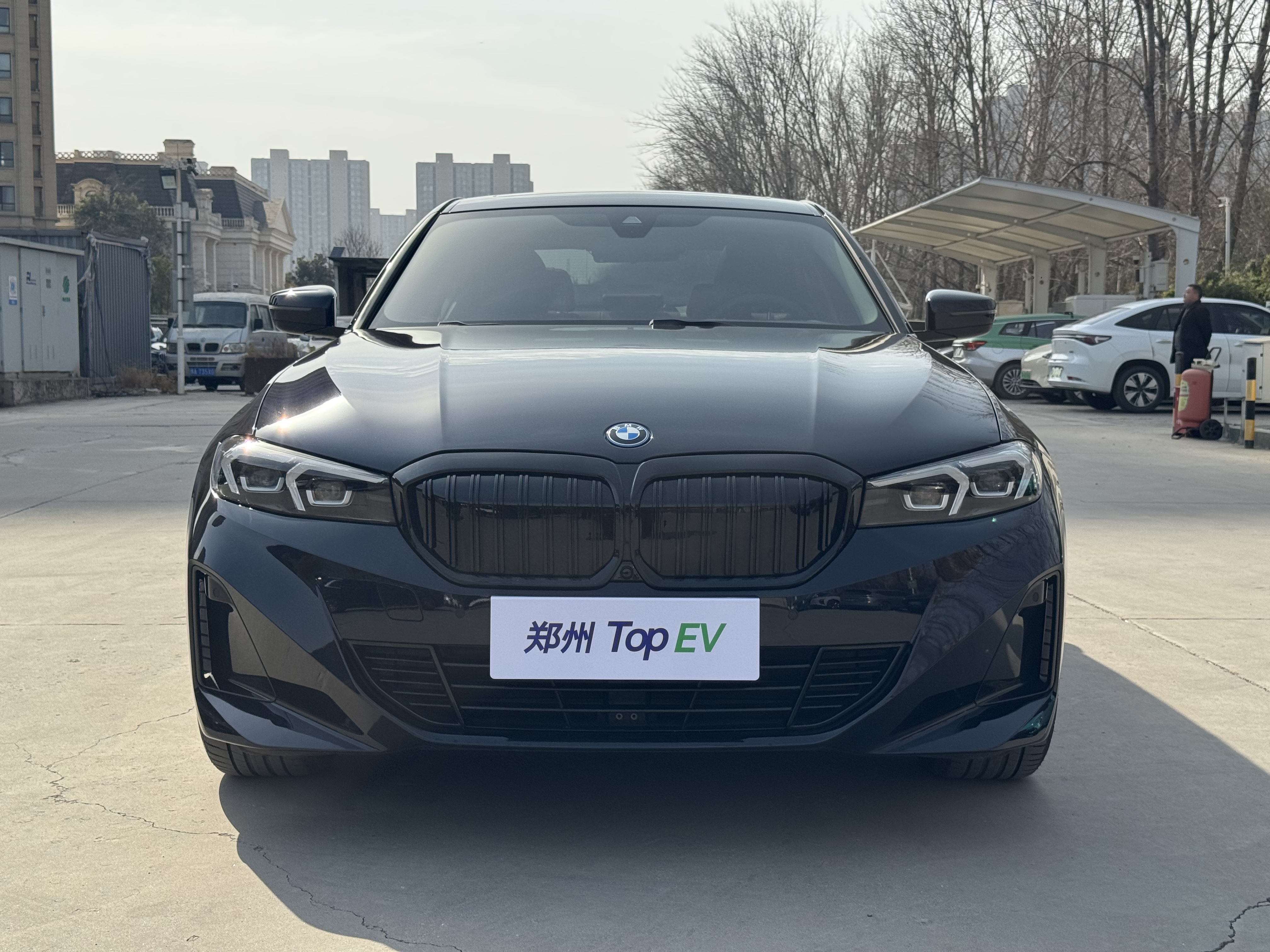 BMW i3 2023 car image #2