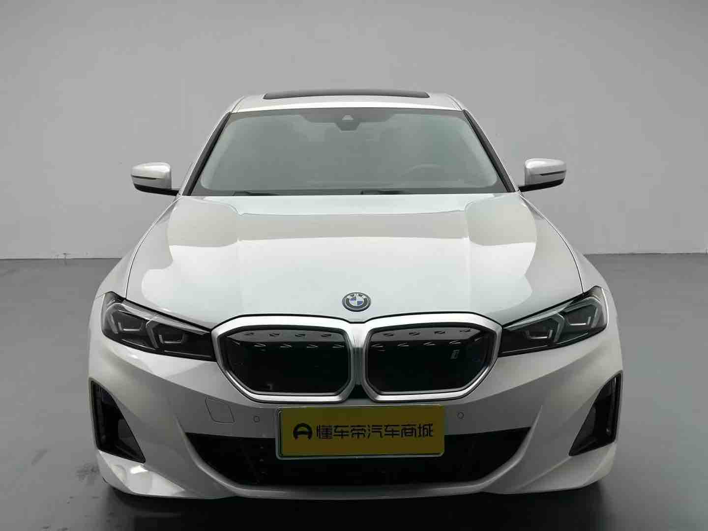 BMW i3 2024 immagine di auto #2