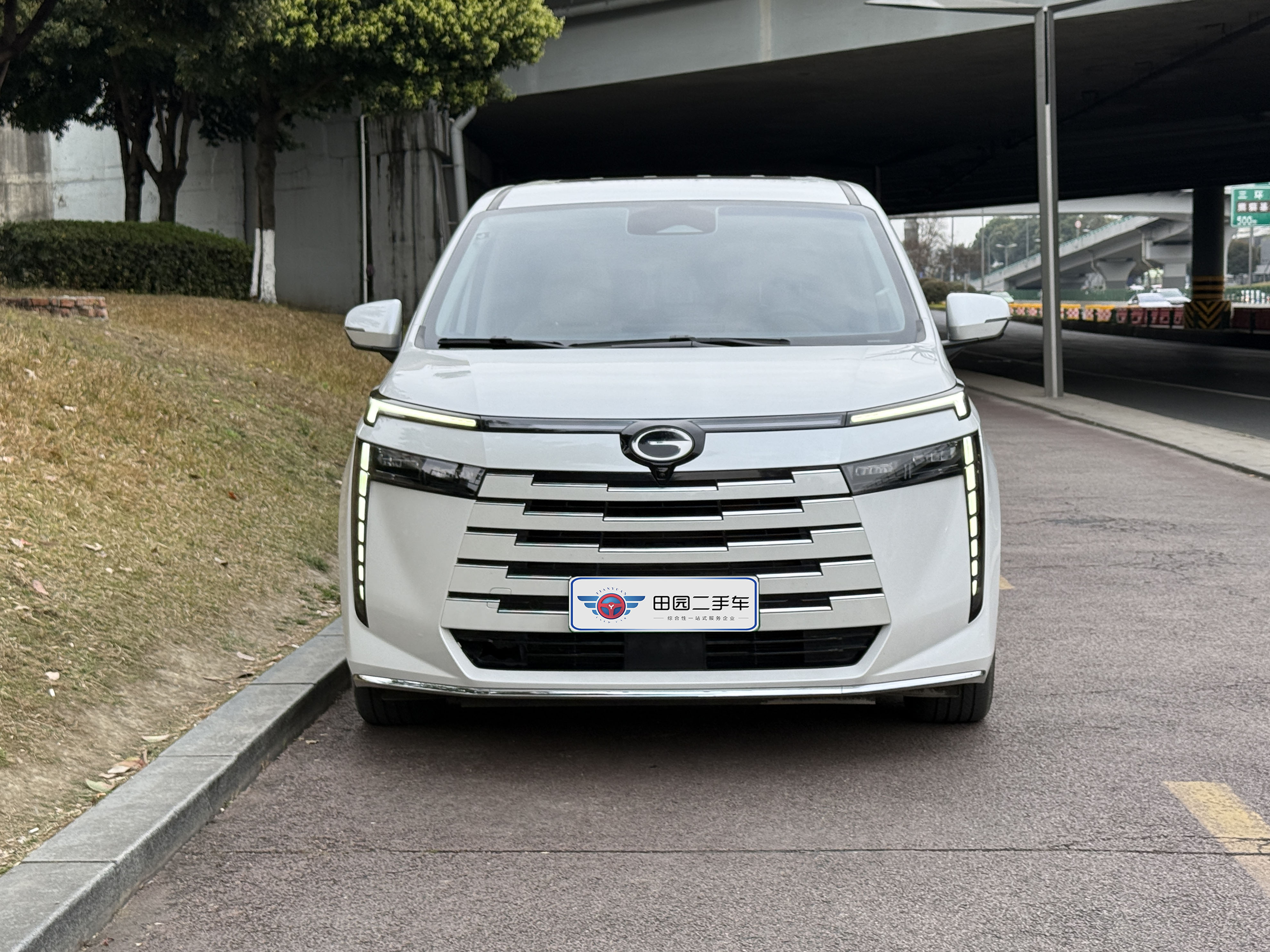 GAC Trumpchi E8 New Energy 2024 car image #2