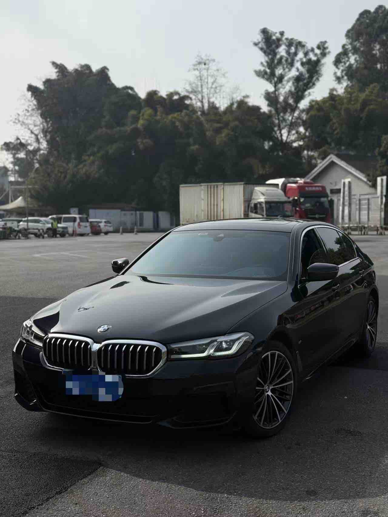 BMW 5 Series 2023 #2 BMW 5 Series 2023 car image #2
