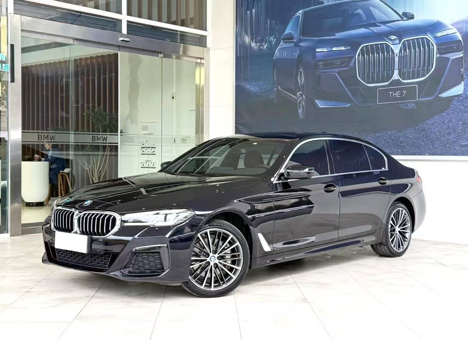 BMW 5 Series 2023 immagine di auto #2