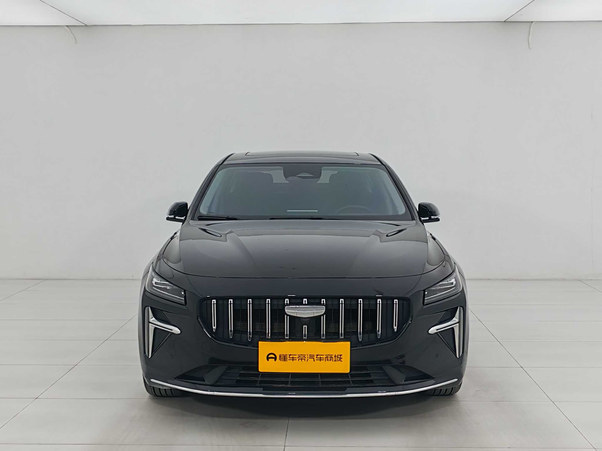 2025 car image #2