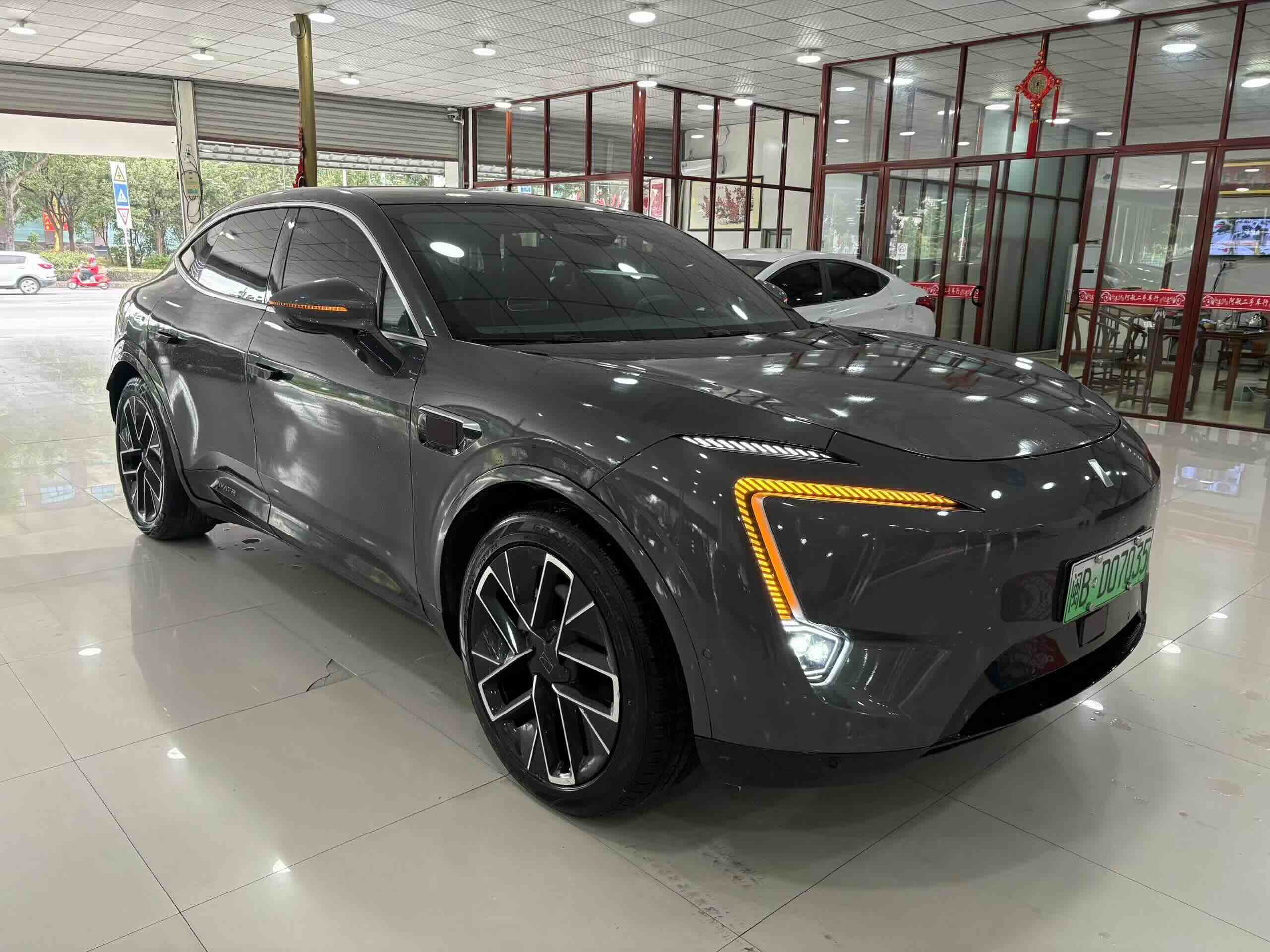 Avatr 11 2023 #2 Avatr 11 2023 car image #2