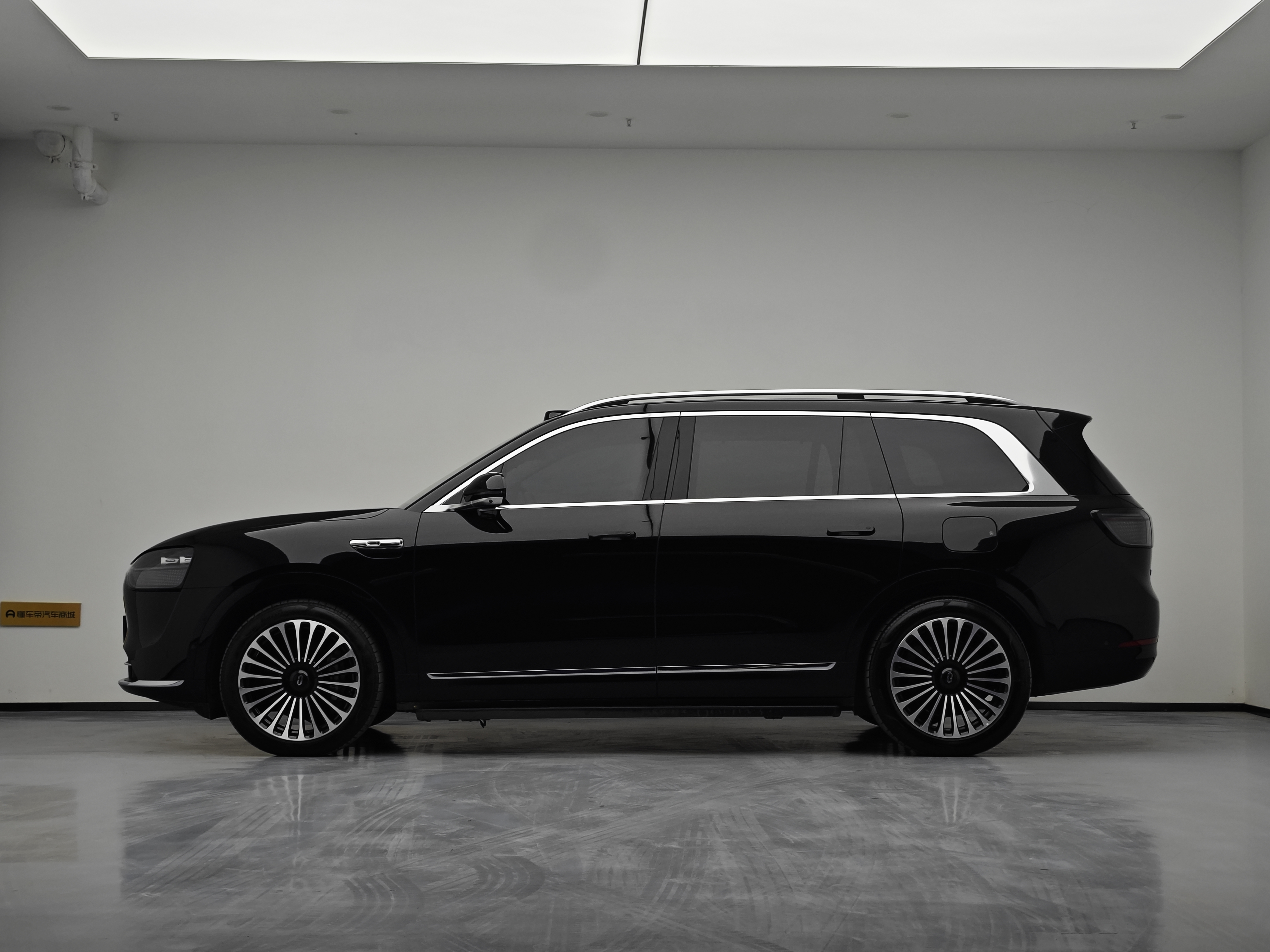 2025 #2 2025 car image #2