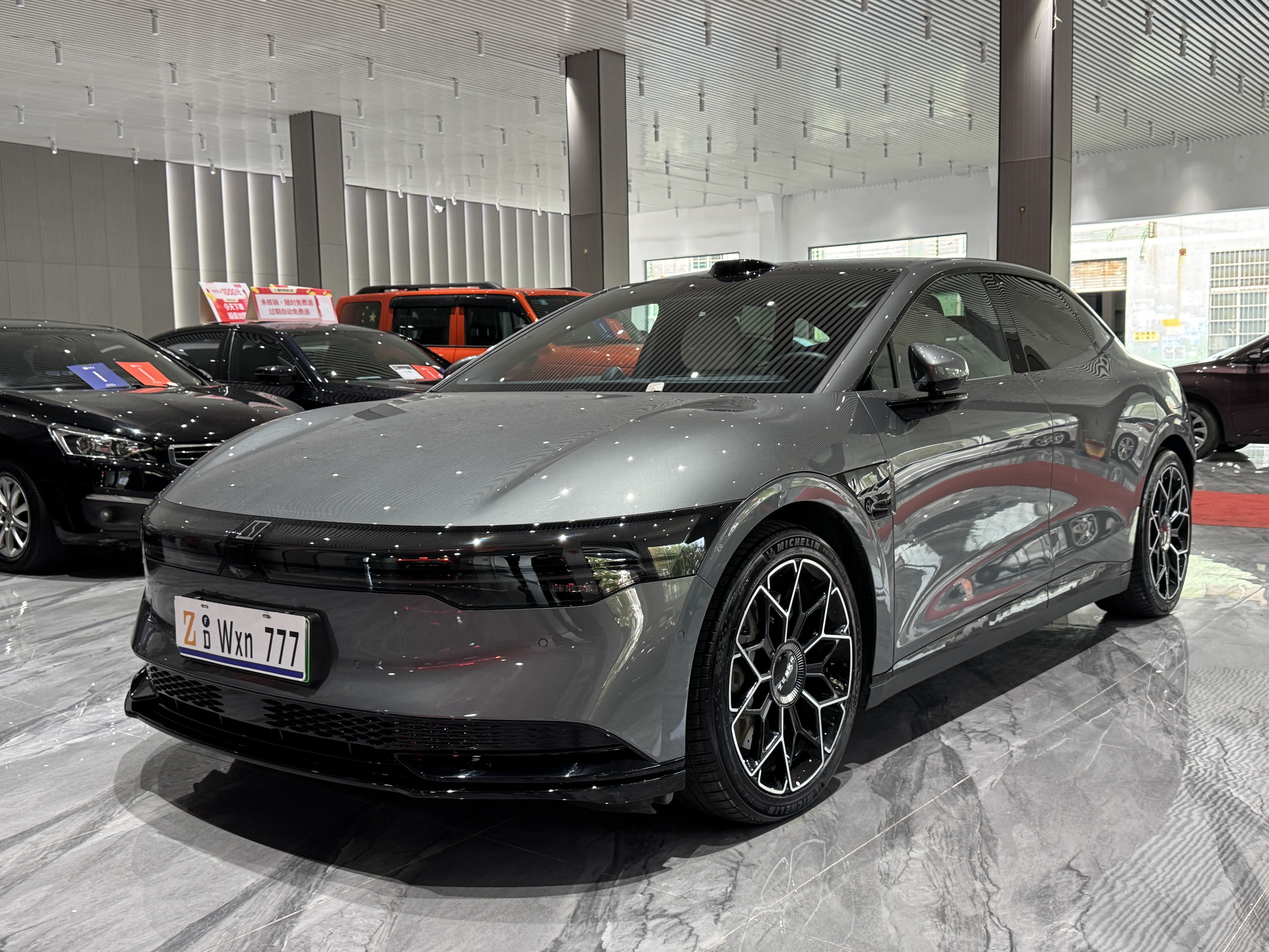 极氪 极氪007 2024 汽车图片 #2