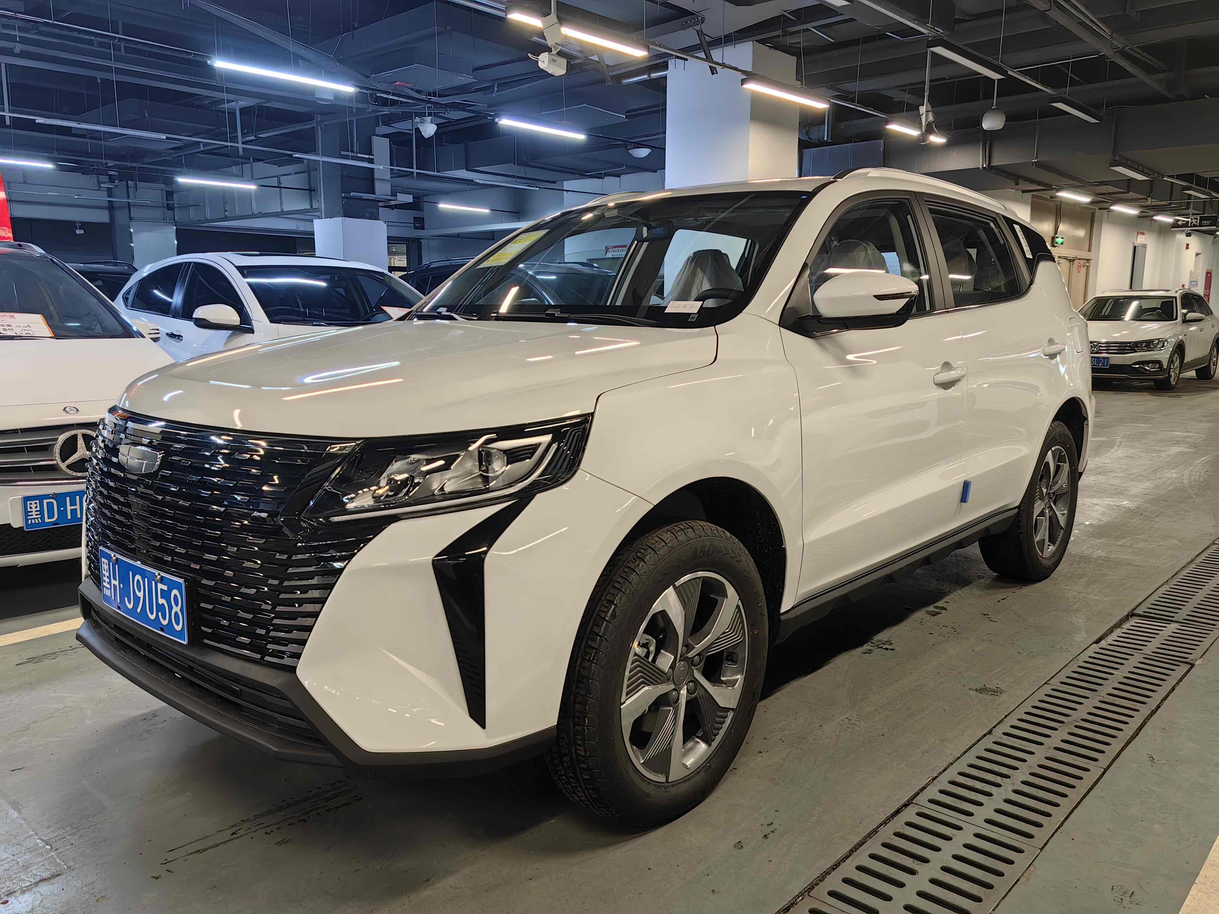 GEELY OkavangoPRO 2025 #2 GEELY OkavangoPRO 2025 car image #2