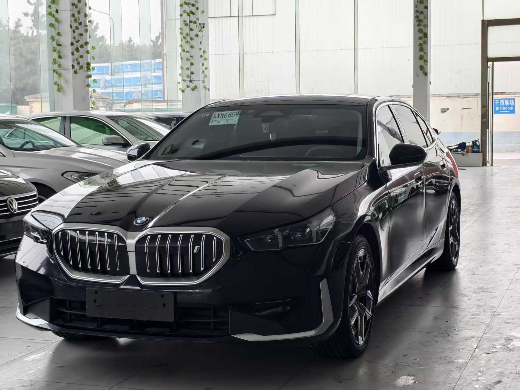 BMW i5 M60 2024 immagine di auto #2