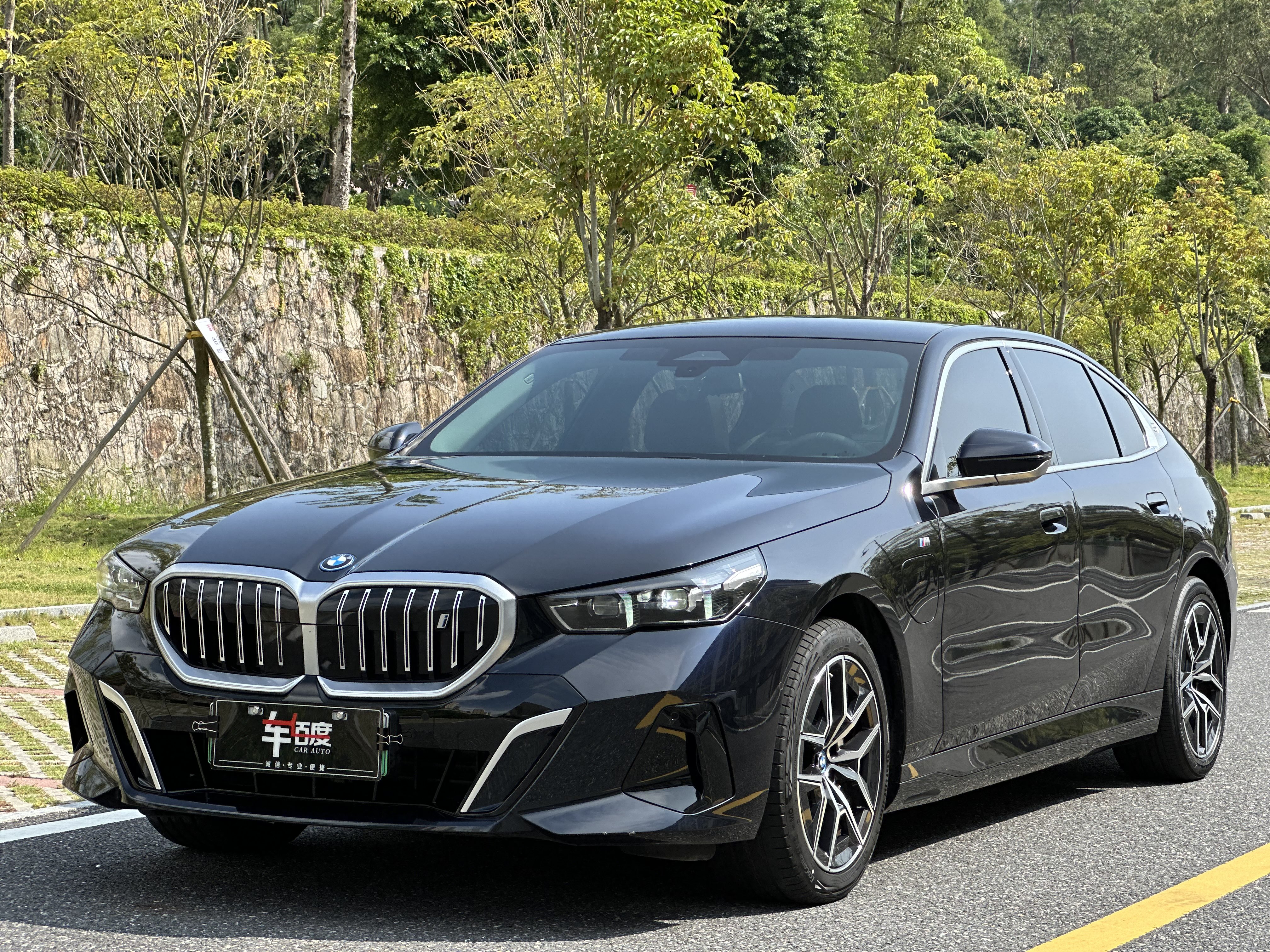 BMW i5 M60 2024 #2 BMW i5 M60 2024 car image #2