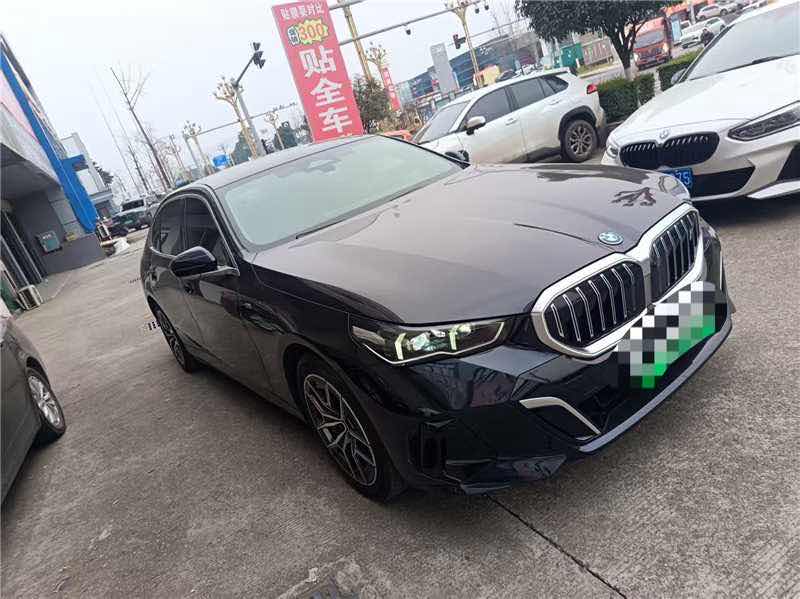 BMW i5 2024 immagine di auto #2