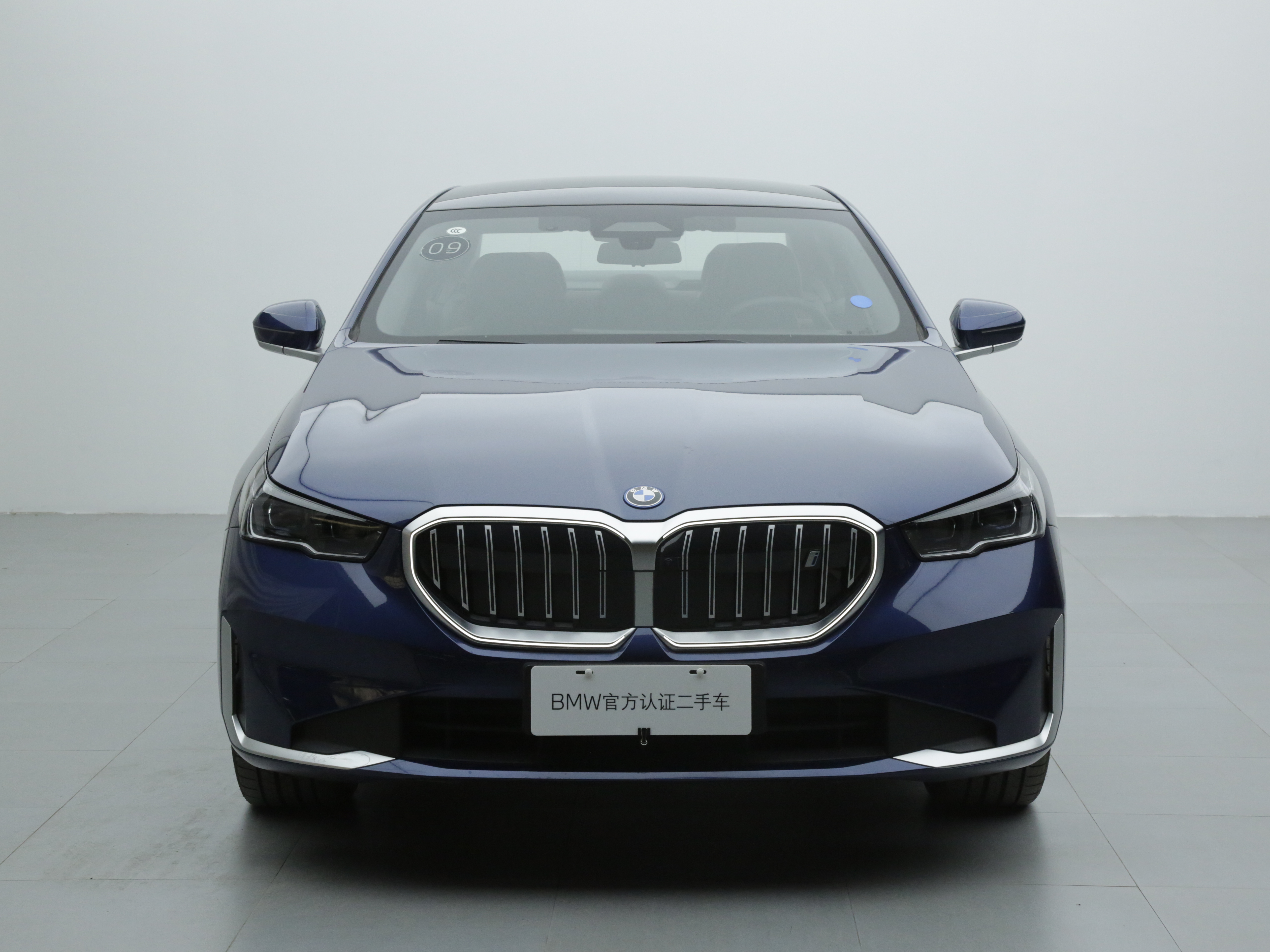 BMW i5 2025 car image #2