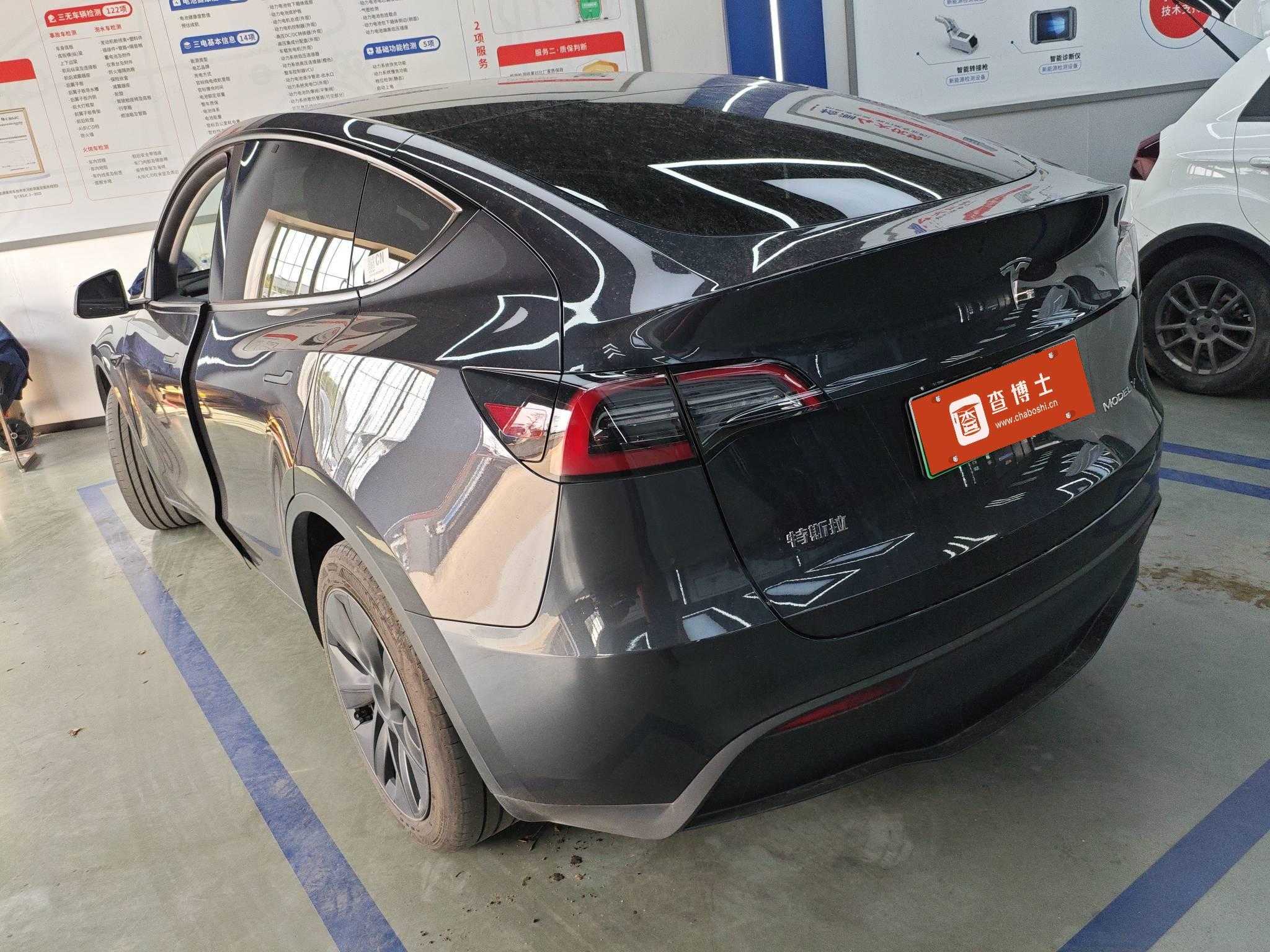 Tesla Model Y 2024 #2 Tesla Model Y 2024 car image #2