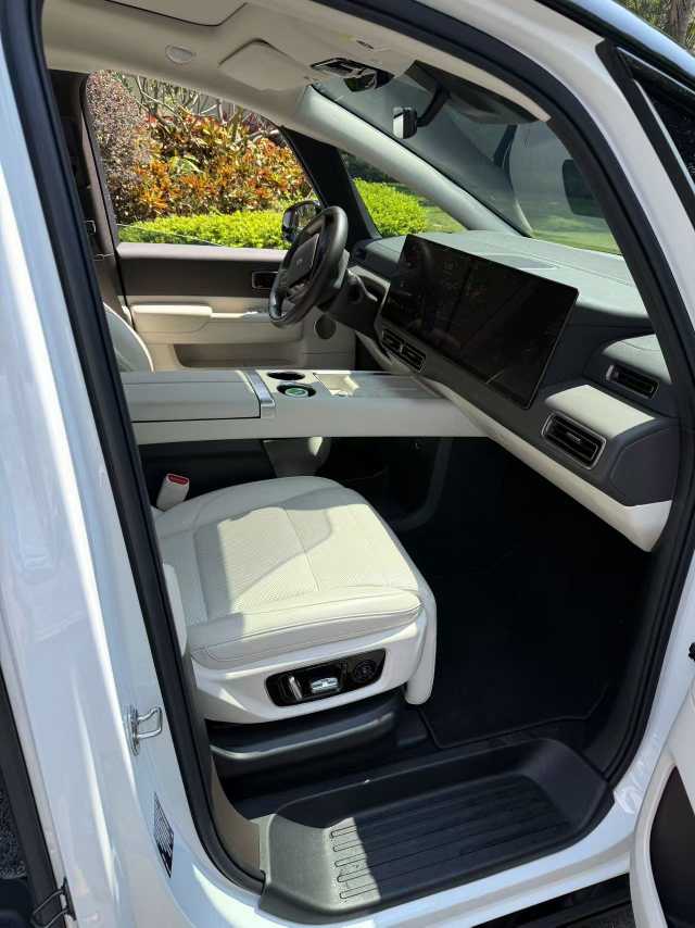 理想汽车 理想MEGA 2024 汽车图片 #2