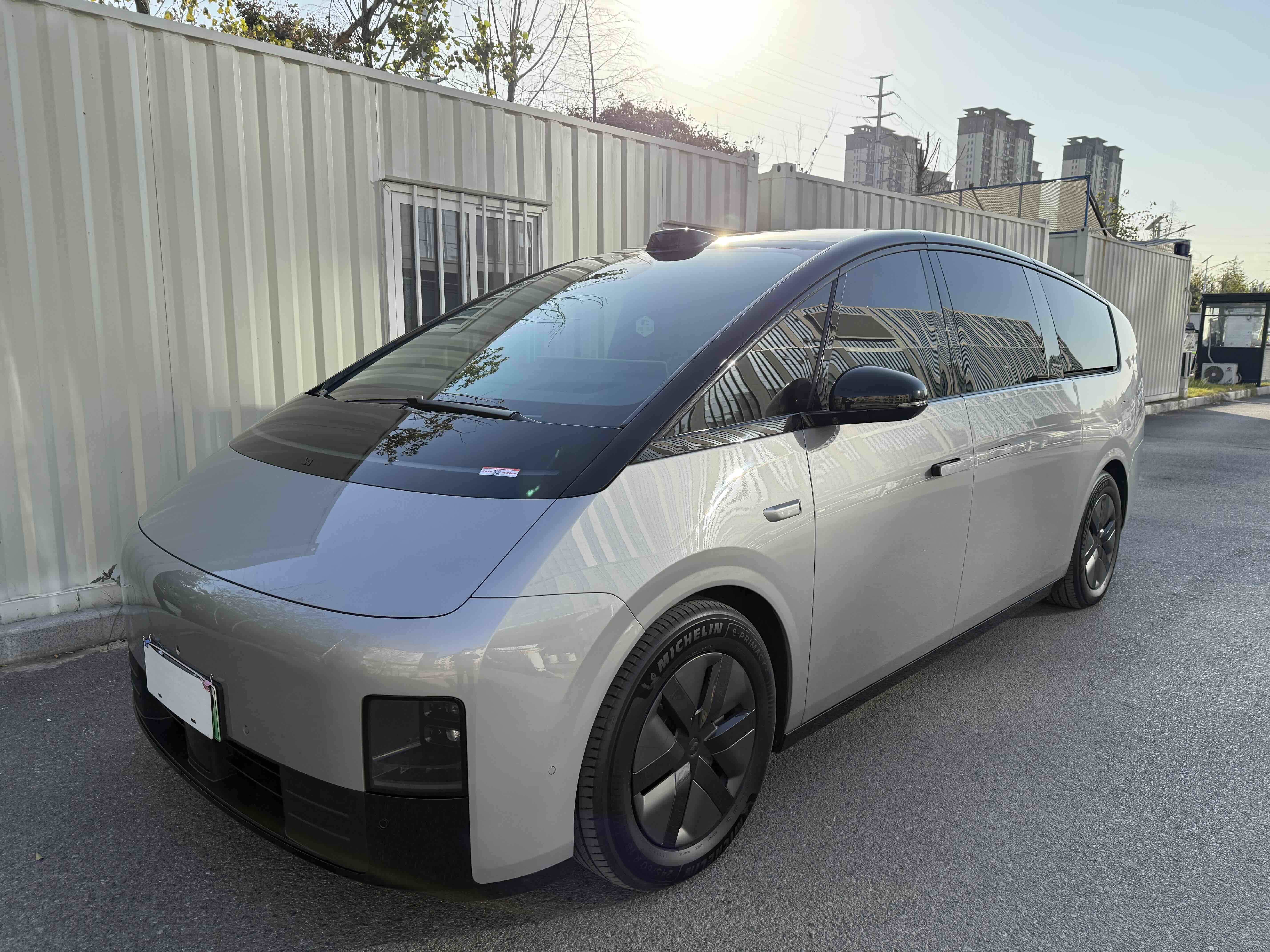 理想汽车 理想MEGA 2024 汽车图片 #2