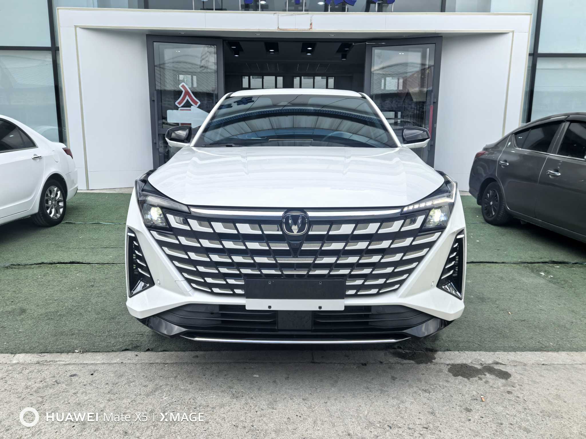 Changan UNI-Z PHEV 2025 #2 Changan UNI-Z PHEV 2025 car image #2