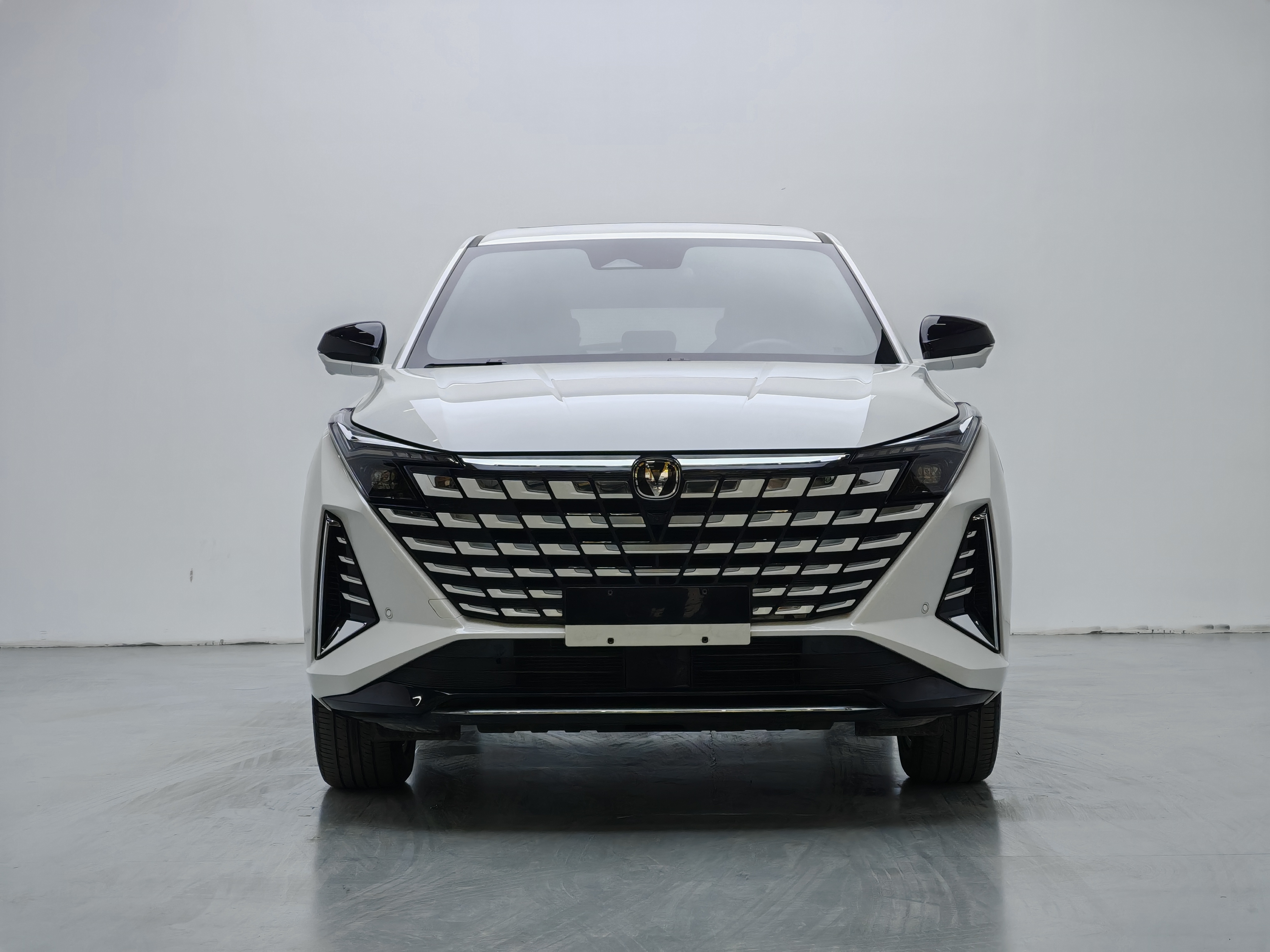 Changan UNI-Z PHEV 2024 #2 Changan UNI-Z PHEV 2024 car image #2