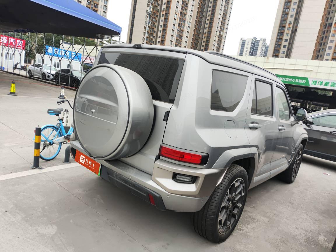 Tank 700 New Energy 2025 #2 Tank 700 New Energy 2025 car image #2