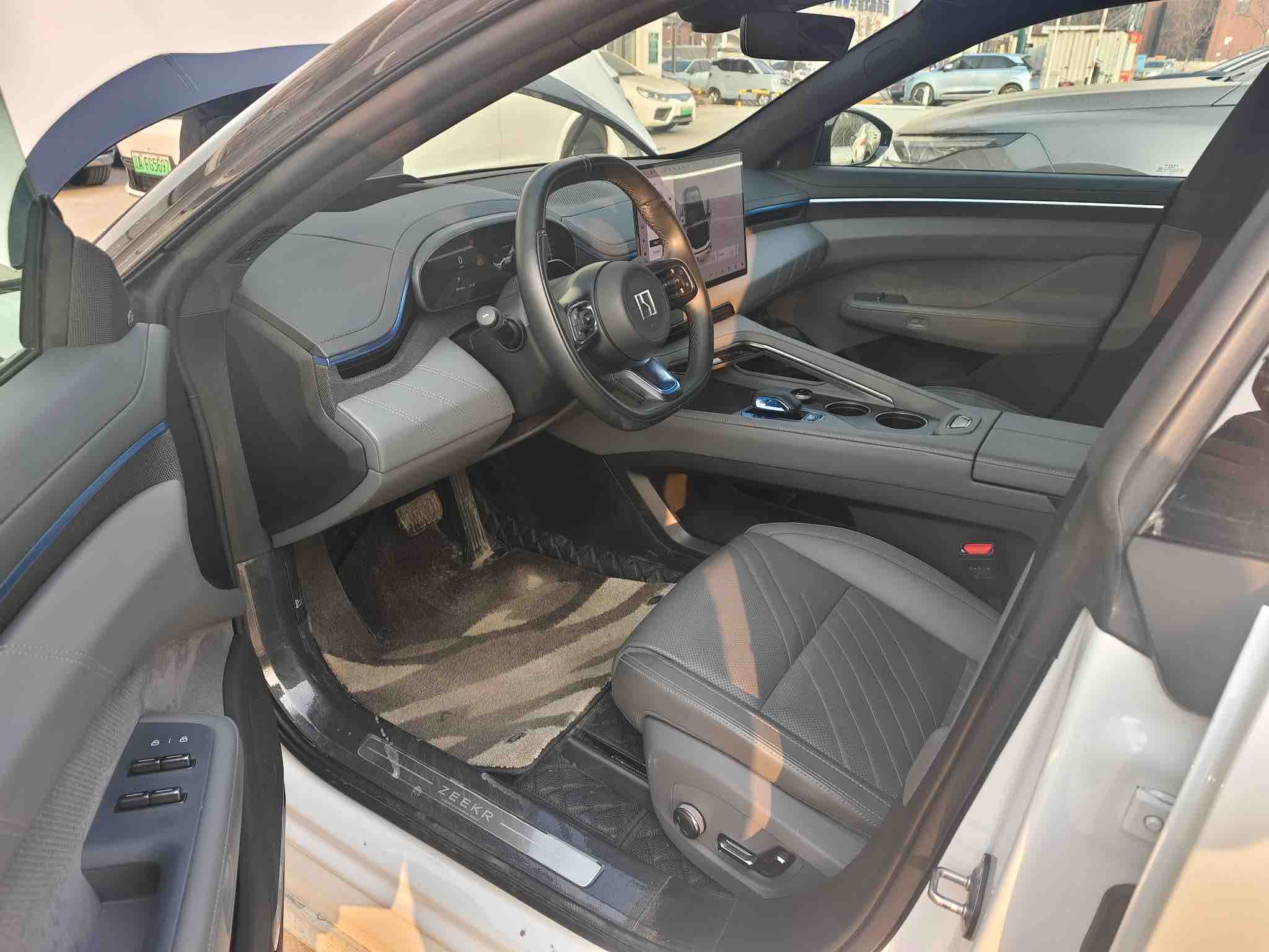 极氪 极氪001 2024 汽车图片 #2