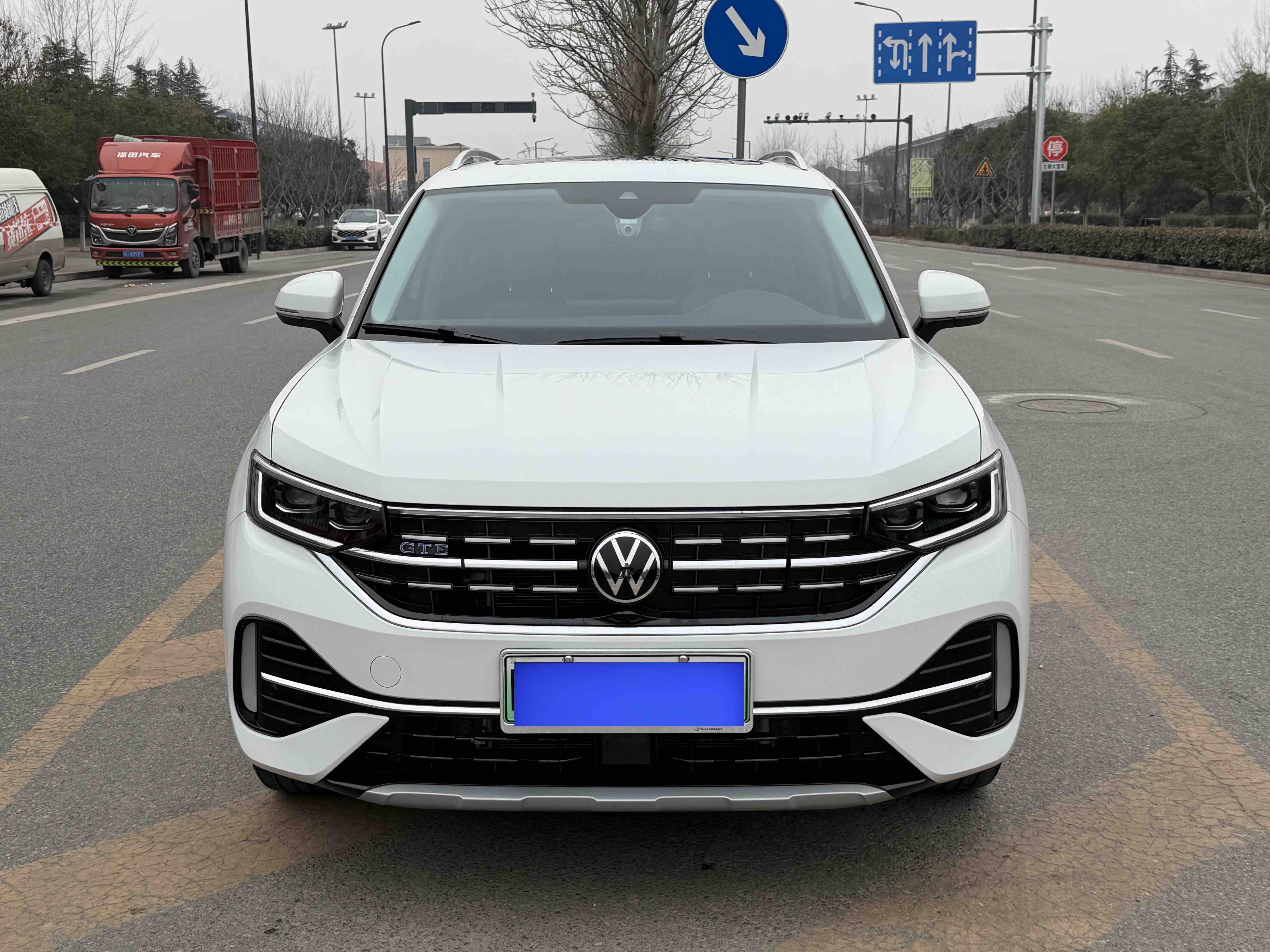 Volkswagen Tayron GTE 2024 immagine di auto #2