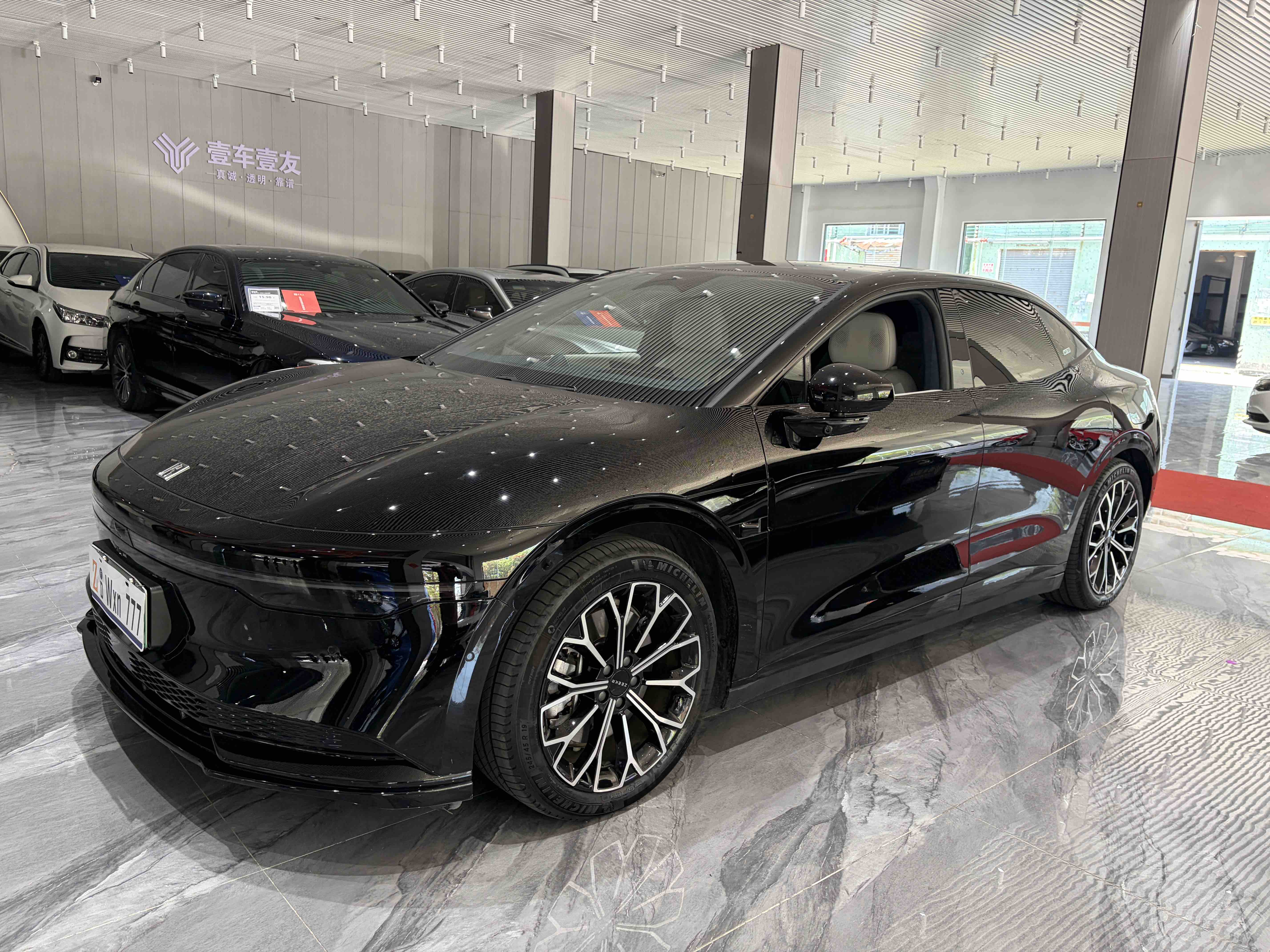 极氪 极氪007 2024 汽车图片 #2