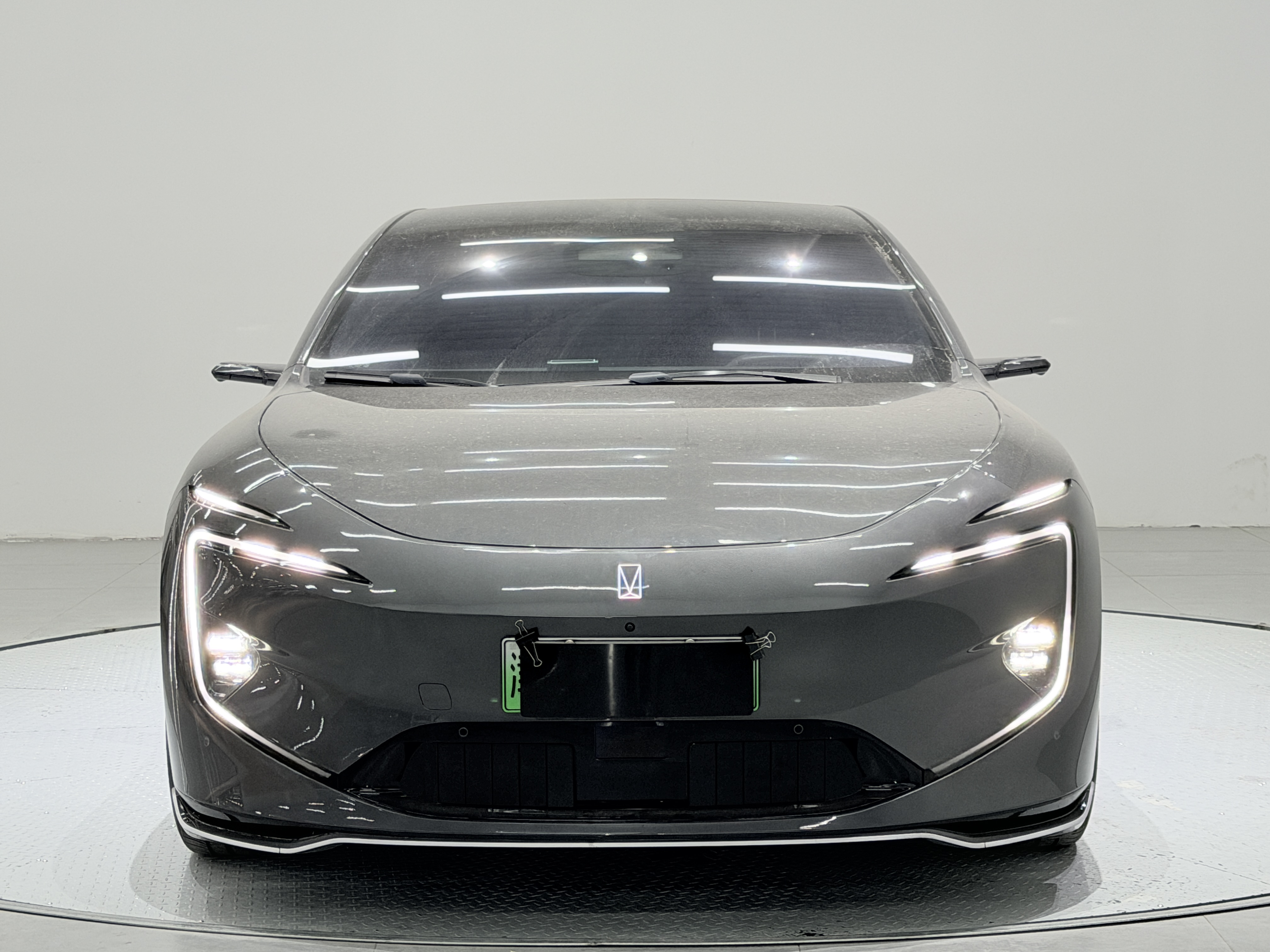 Avatr 12 2024 صورة سيارة #2